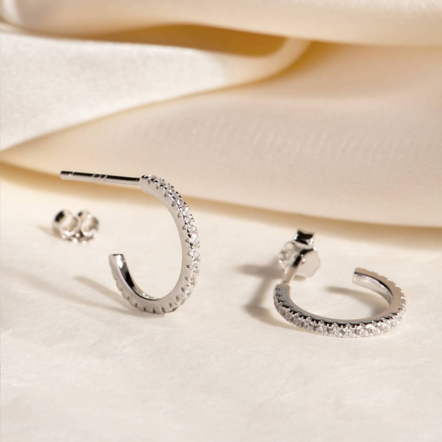Maive - Women's Jasmine Semi Hoops