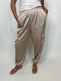 Kld. Signature - Satin Cargo Joggers