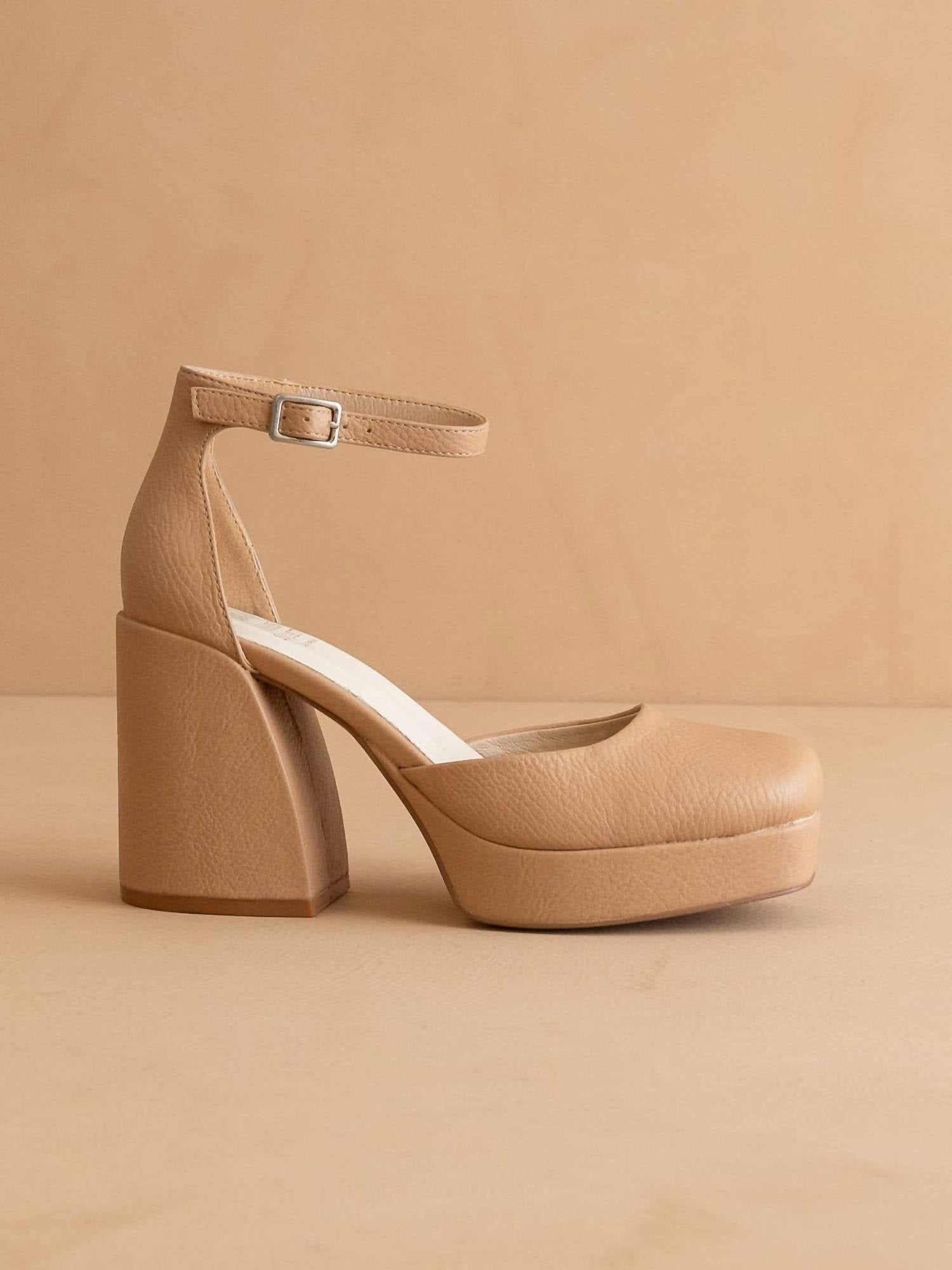 Oasis Society - Women's Oslo Chunky Platform Mary Janes Heels