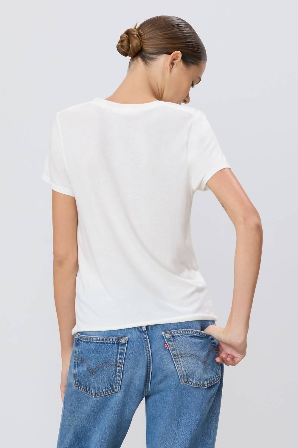 Eterne - Relaxed Fit V-neck T-shirt