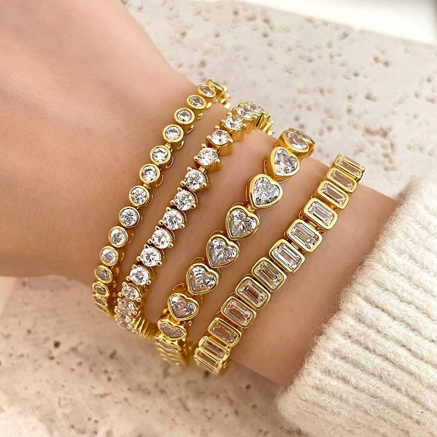 Sahira Jewelry Design - Women's Bezel Heart Tennis Bracelet