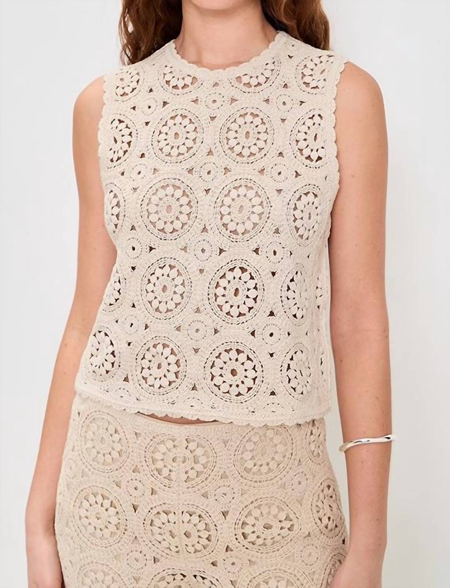 Frame - THE CROCHET TANK