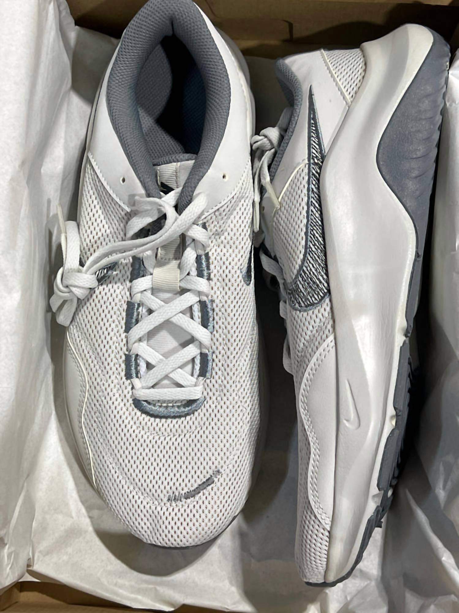 Nike - Men's Legend Essential 3 Trainers Shoe