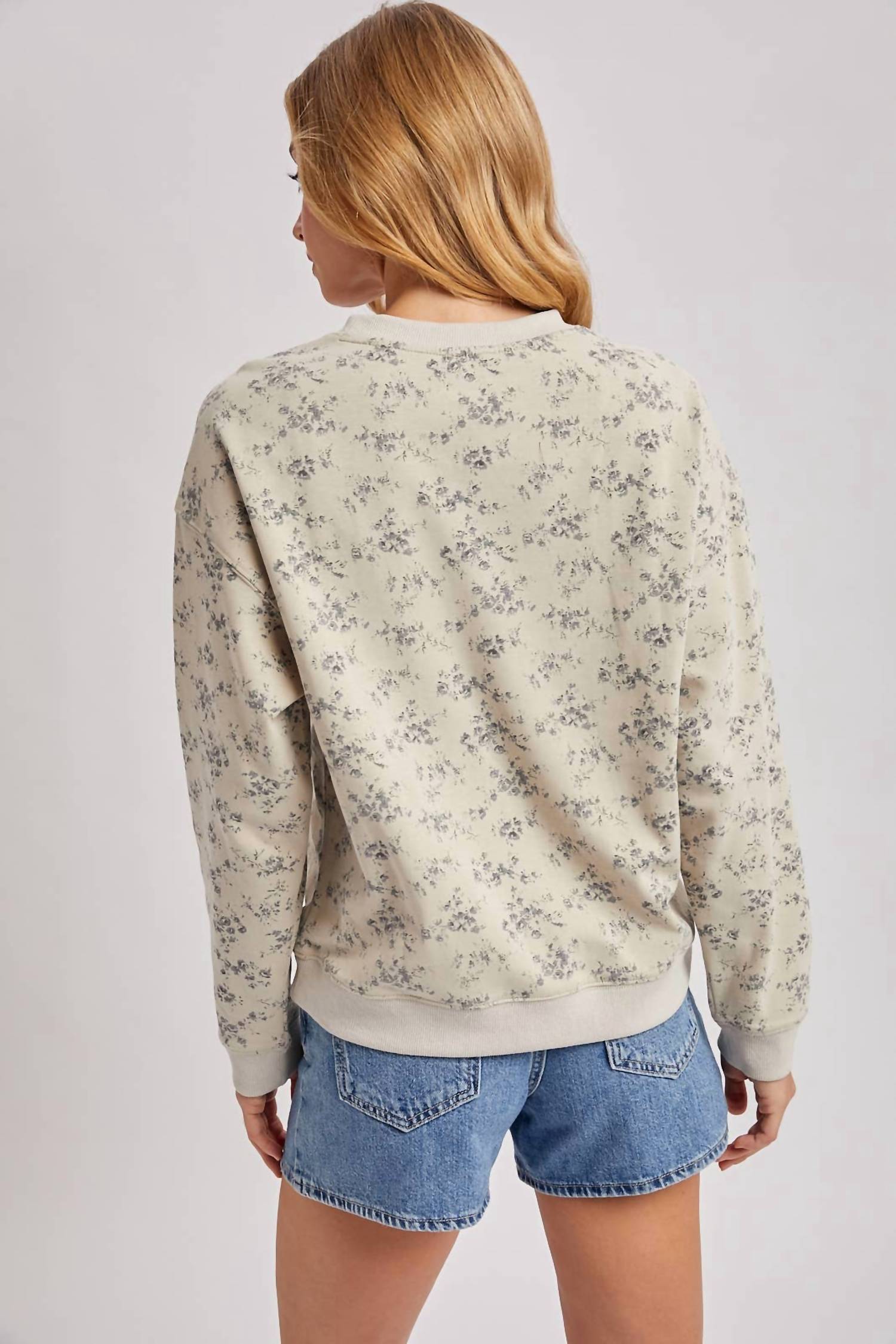 Bluivy - Vintage Floral Print Crewneck Sweatshirt