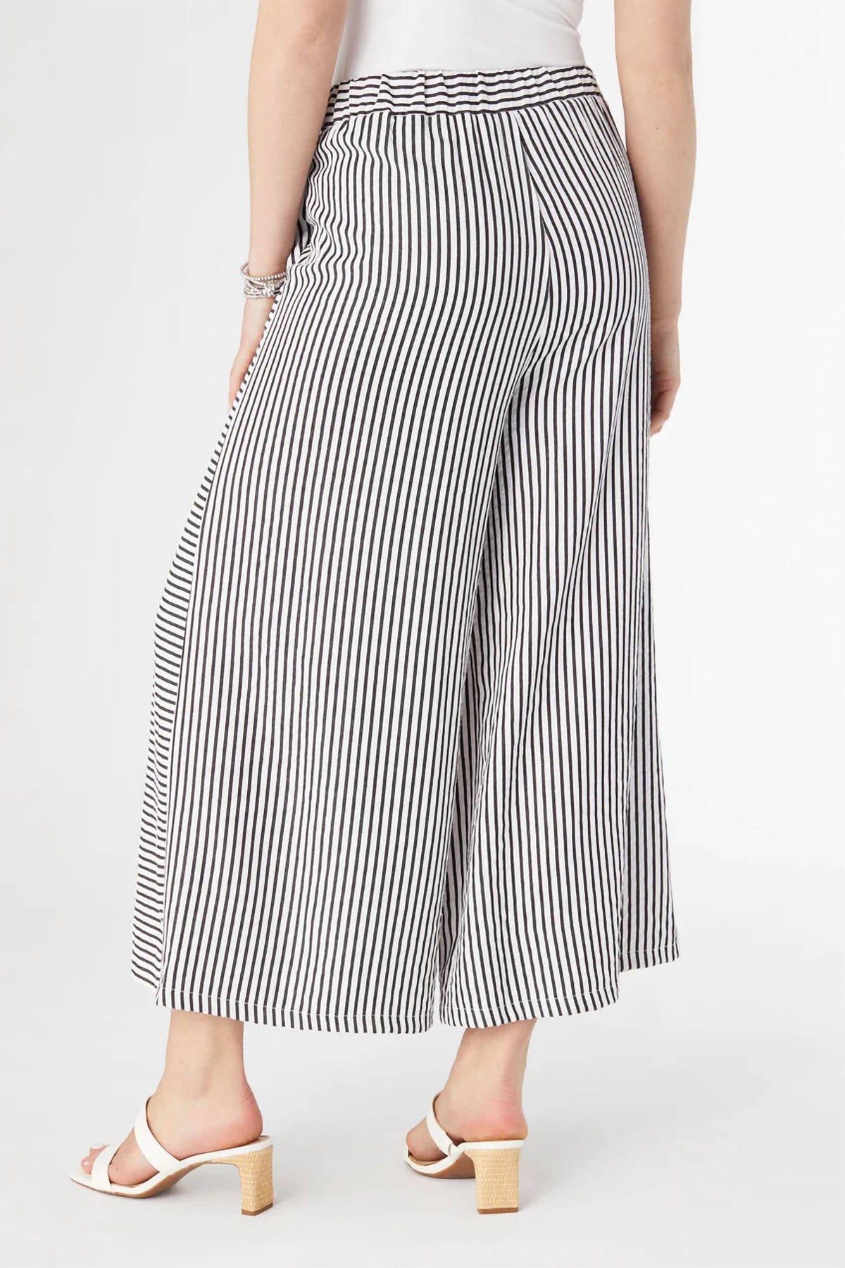 Coco + Carmen - Women's Dahlia Striped Textured Pants