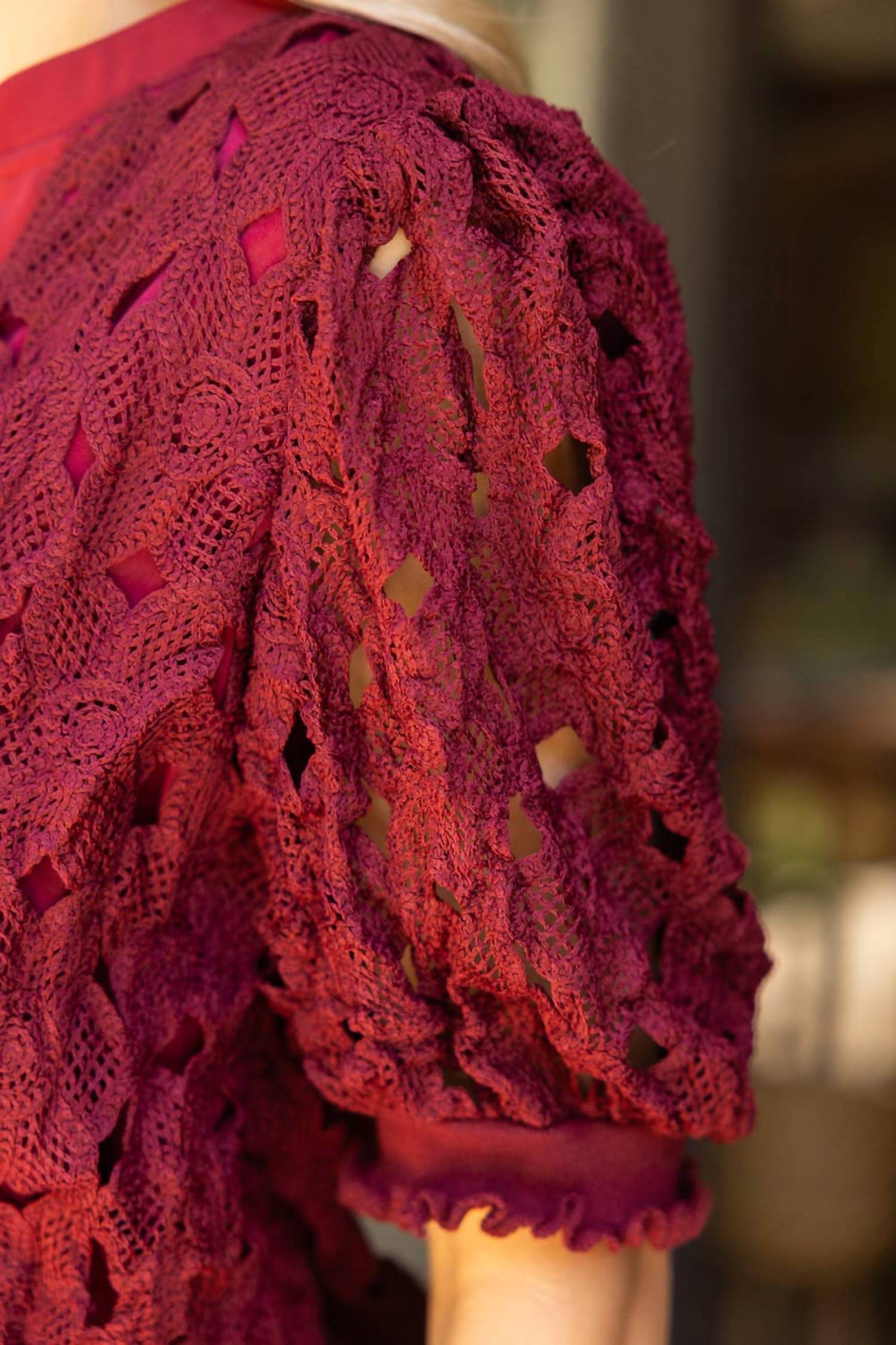 Voy - Elastic Band Detailed Floral Crochet Top
