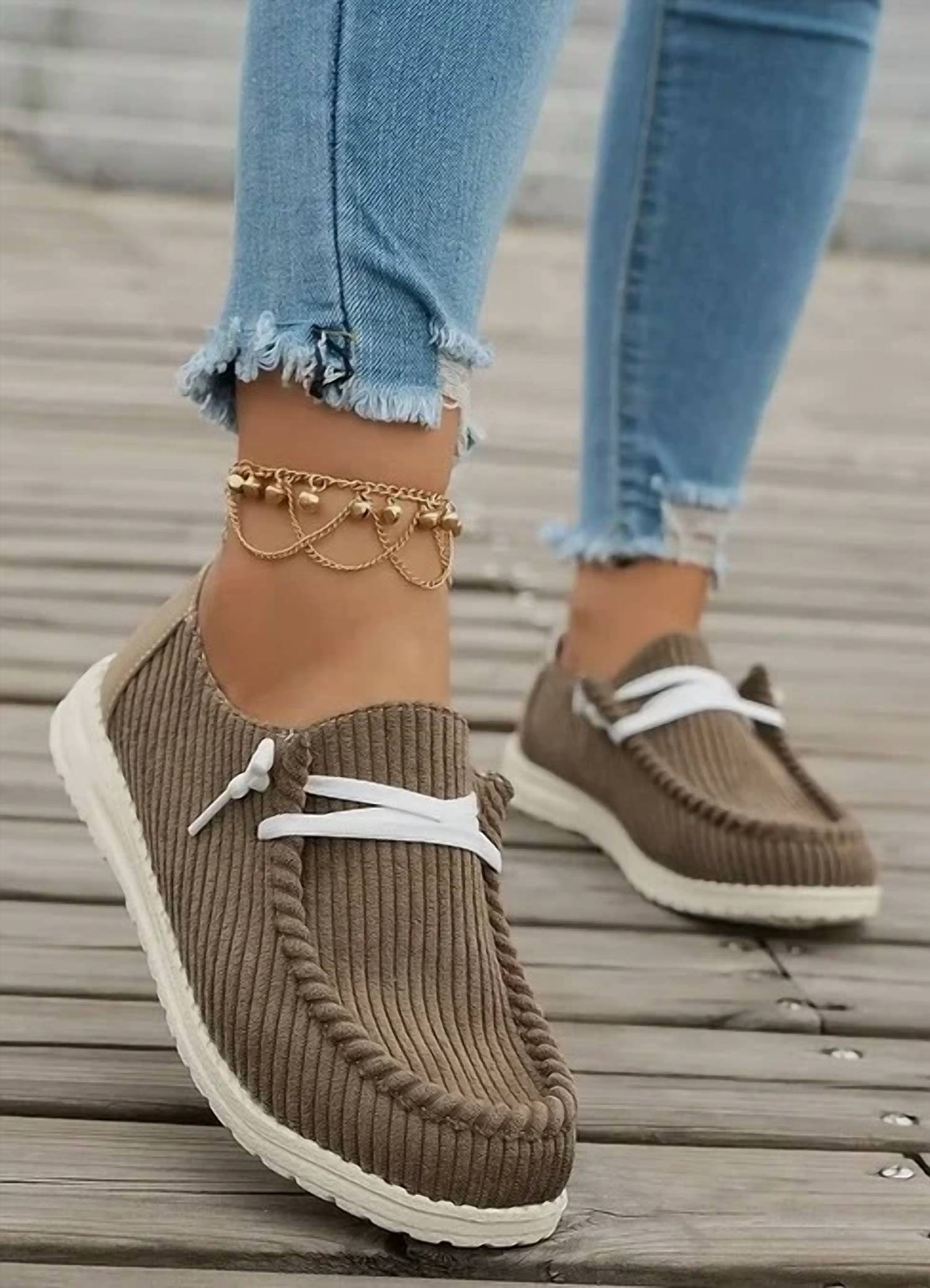 1 The Woman - Women's Solid Ribbed Criss Cross Shoe