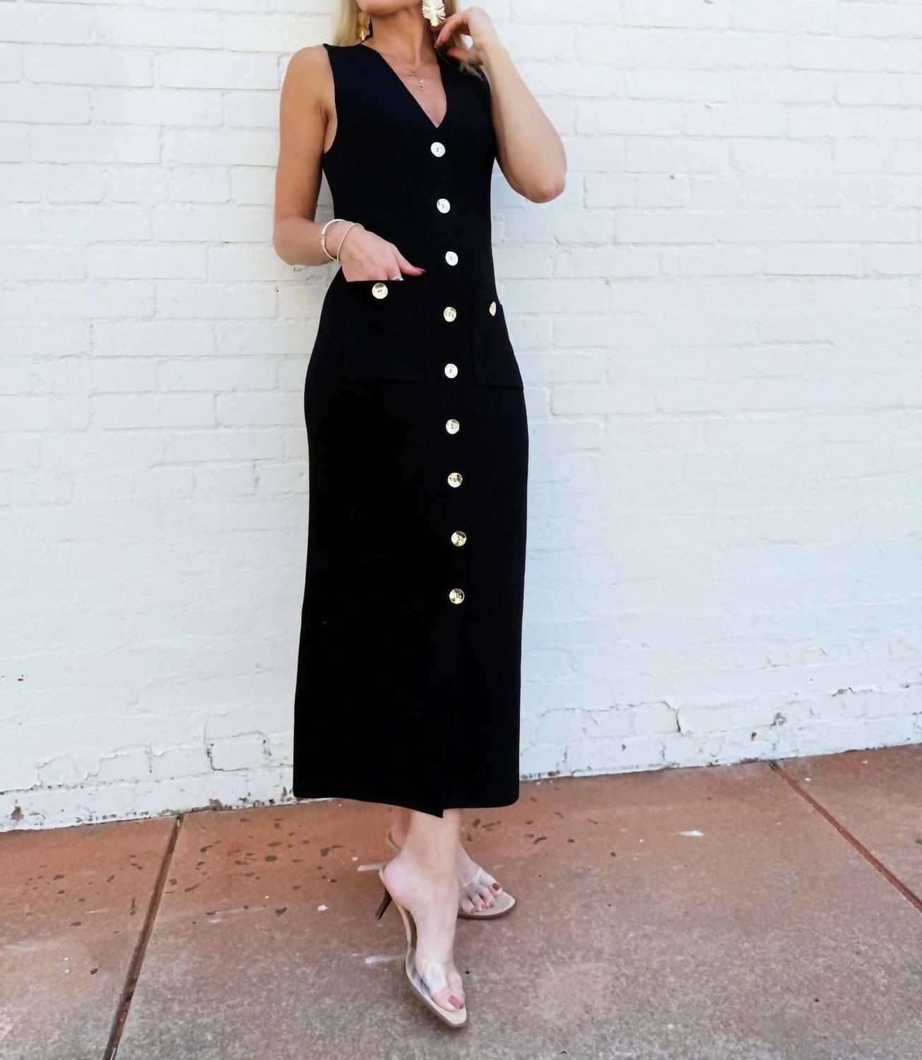 Lalavon - Sleeveless Sweater Button Down Maxi Dress