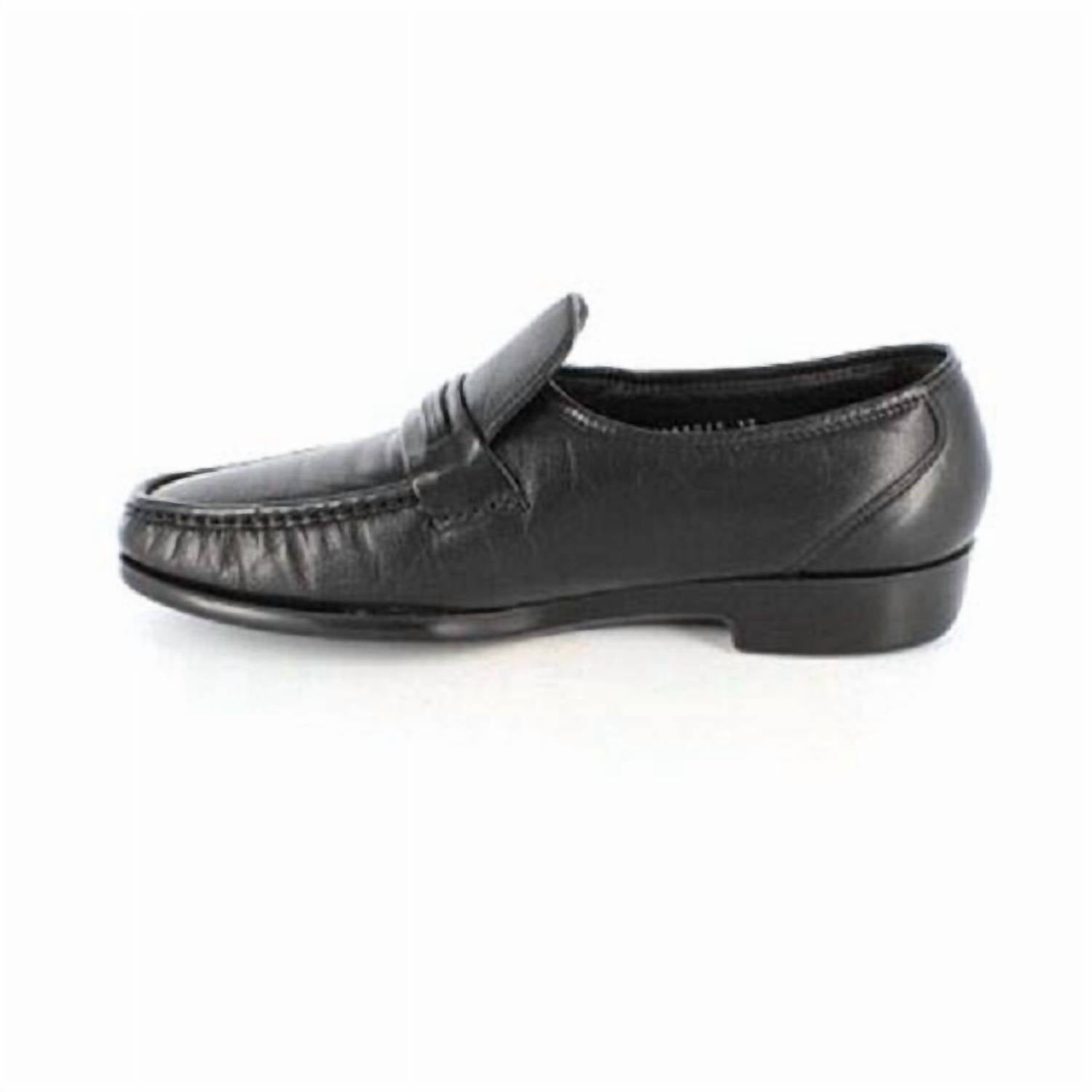Florsheim Men's Riva Shoe in black - men's loafer - detail view