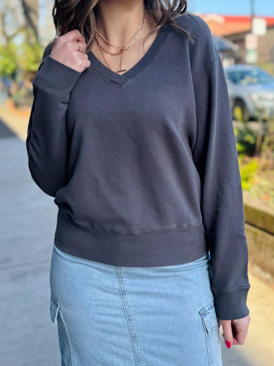Mododoc - Deep V-neck Pullover