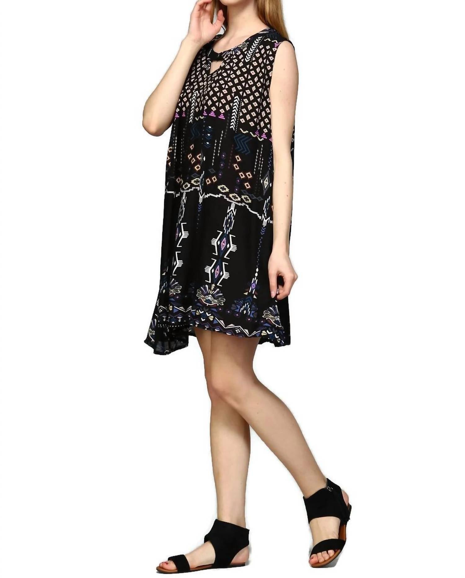Velzera - Sleeveless Keyhole Mini Dress