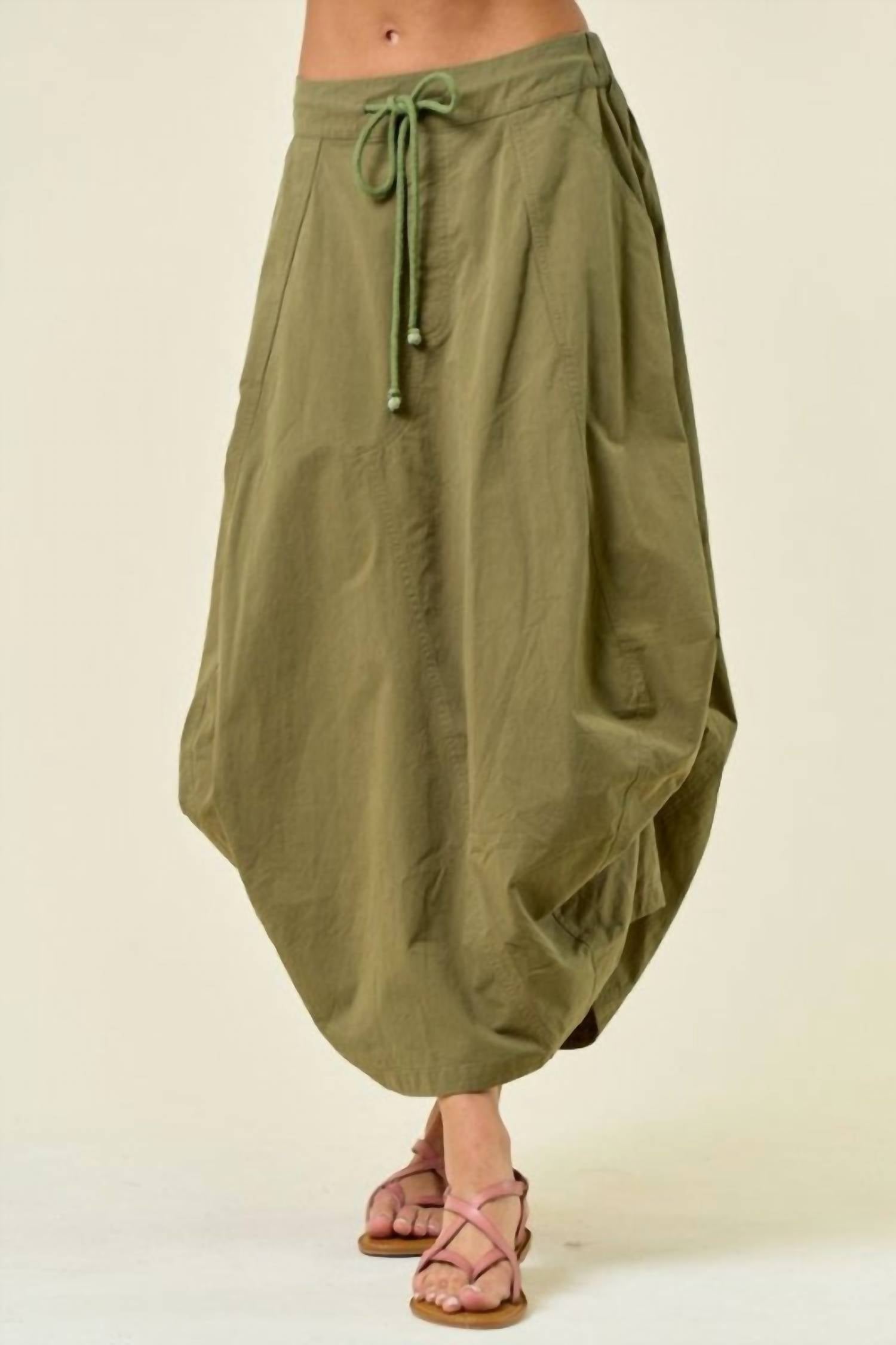 Doe And Rae - Side Tuck Detail Midi Skirt
