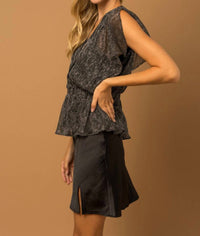 Gilli - Holly-dae Shimmer Peplum Top