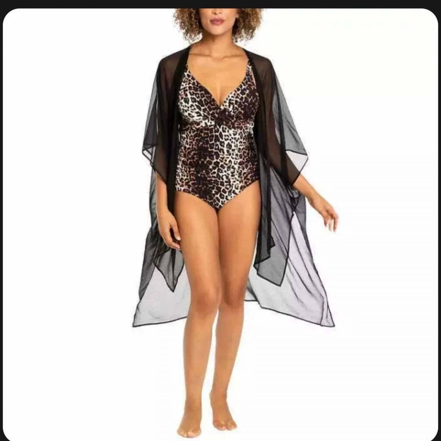 Cyn & Luca - V-neck One Piece Swimsuit & Cover Up
