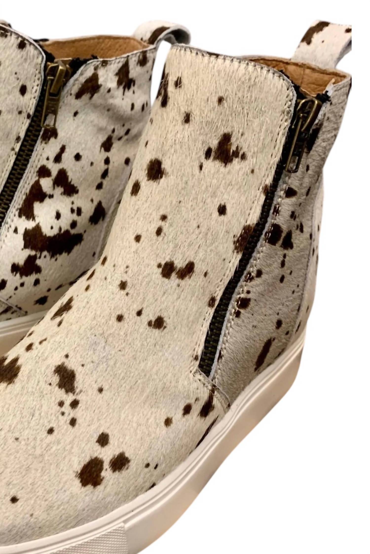 Whispering Warrior Boutique - Women's Hide & Sneak Shoes