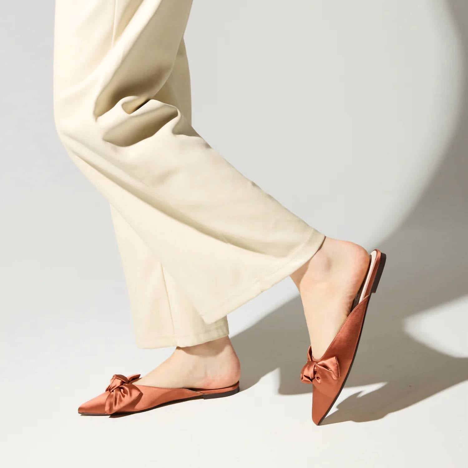 Yosi Samra - Women's Clara Bow Slide Shoes