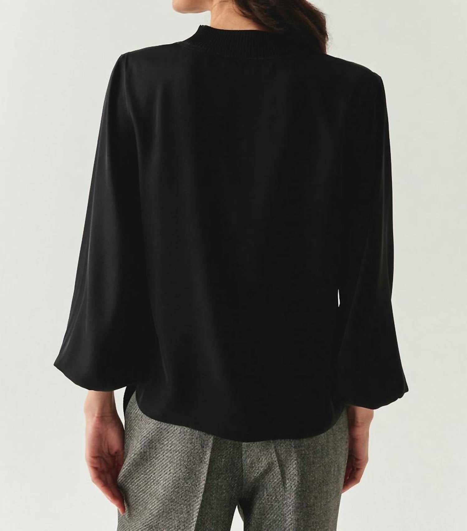 Exquise - Women's Joelle Long Sleeve High Neck Blouse