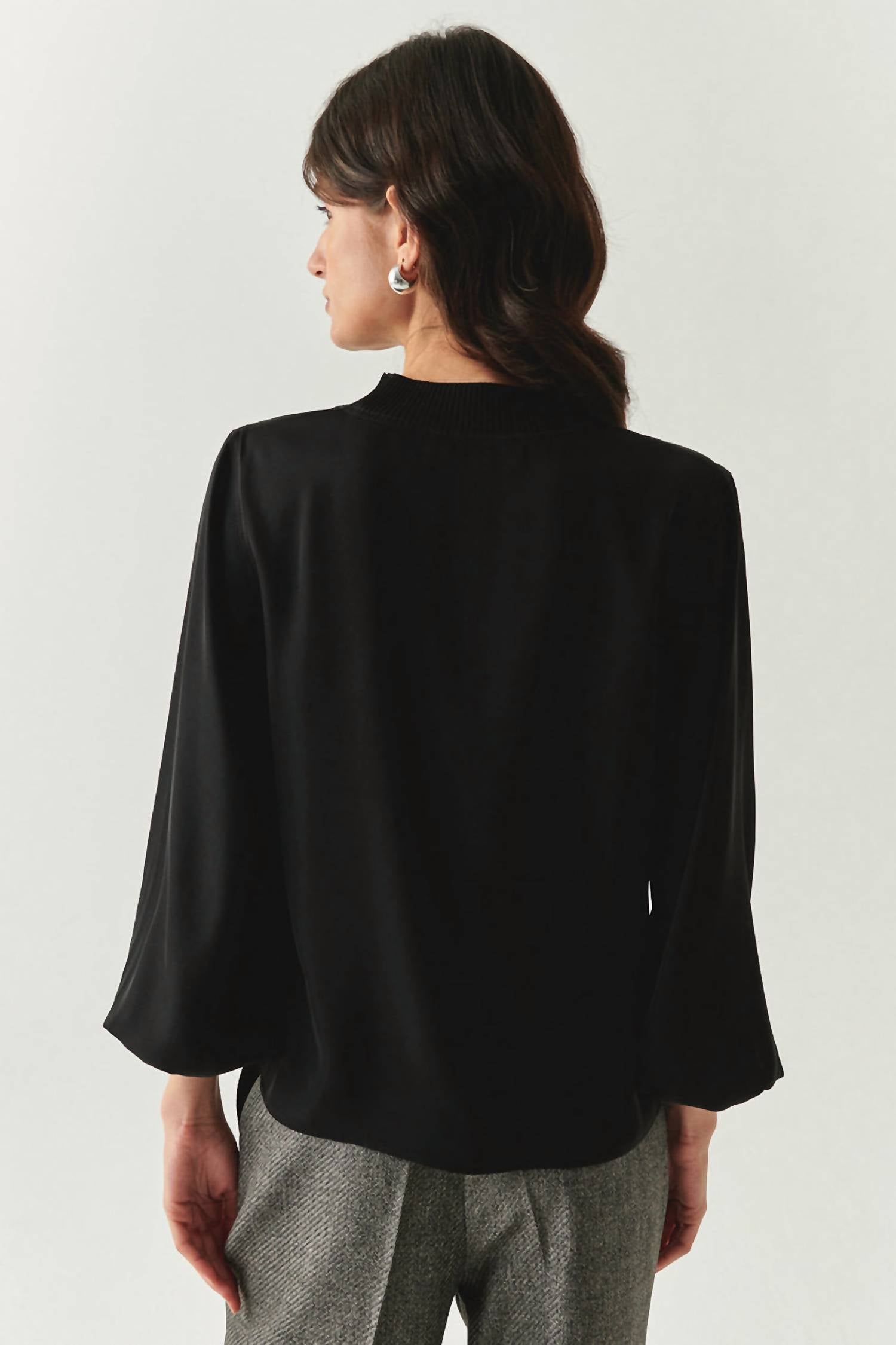 Exquise - Women's Joelle Long Sleeve High Neck Blouse
