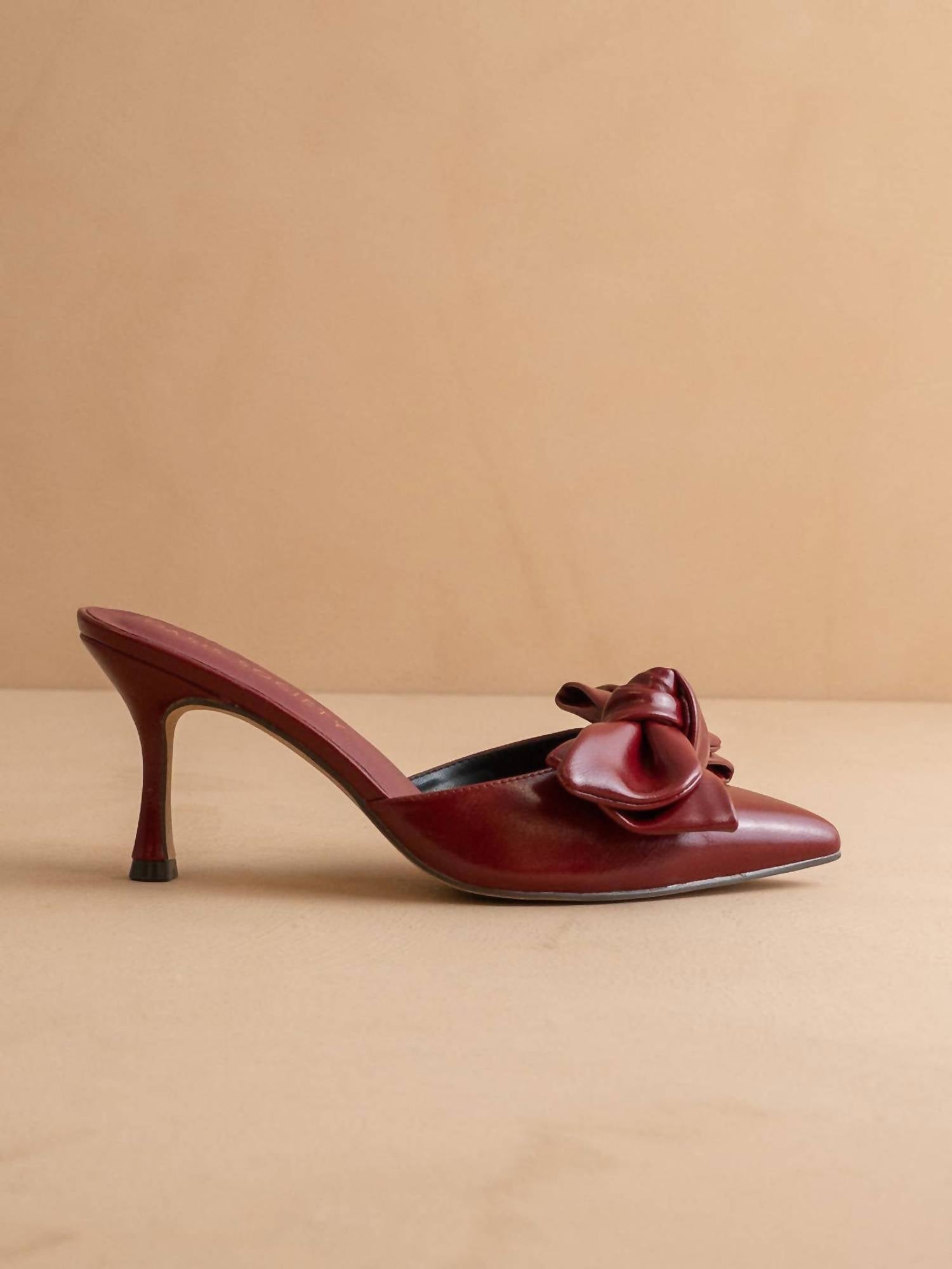 Oasis Society - Women's Jane Bow Kitten Heel