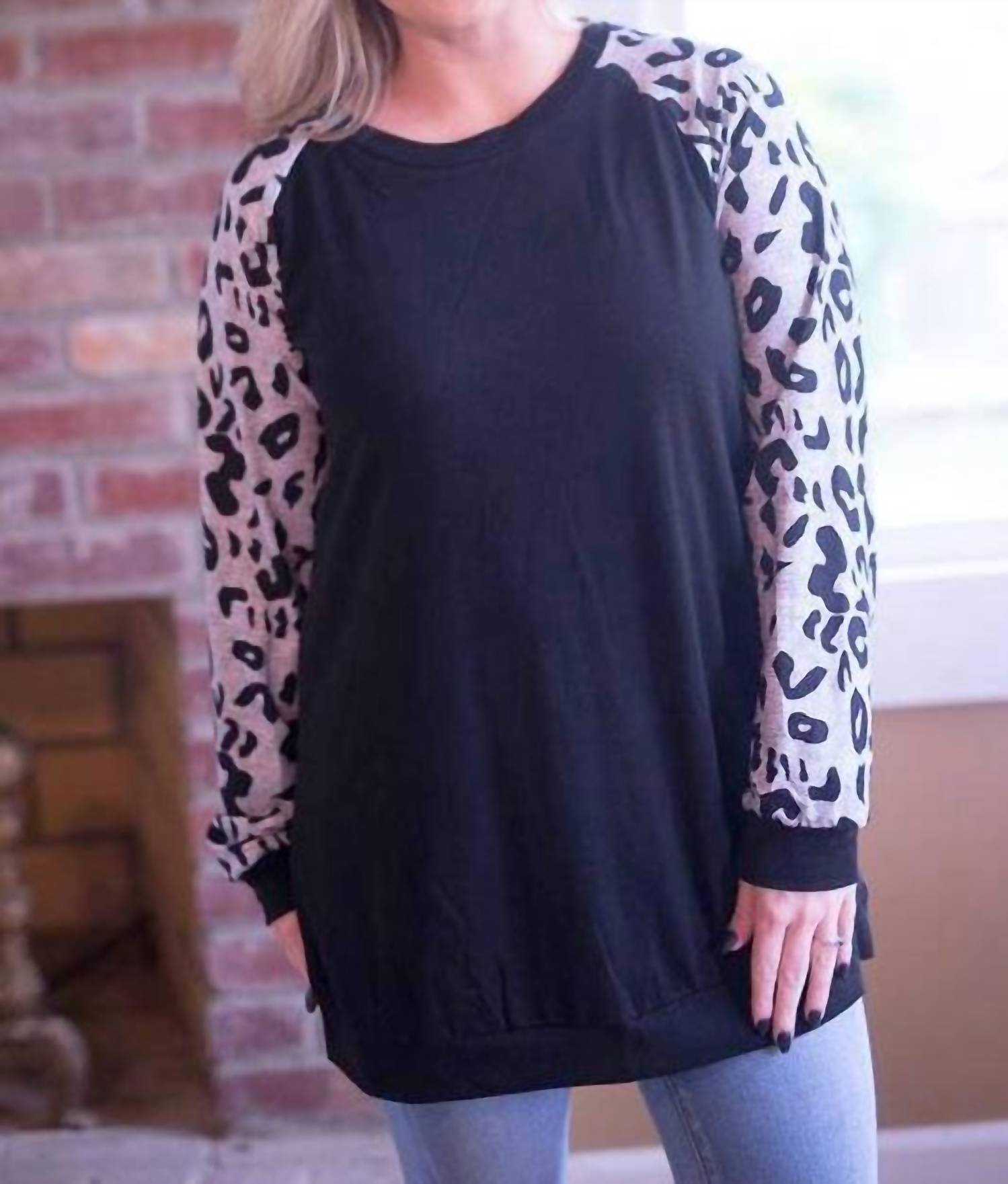 Shirley Stone - Leopard Raglan Top