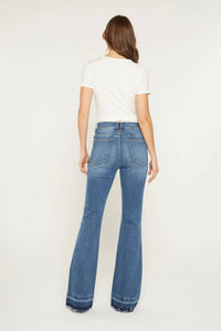 mica denim Mayleen Super High Flare Jeans in blue - women's jeans - detail view