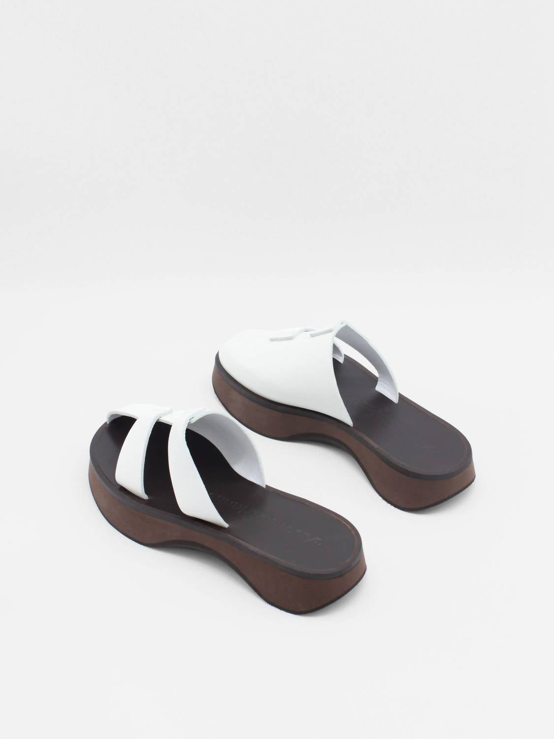 About Arianne - Women's Enzo Slide