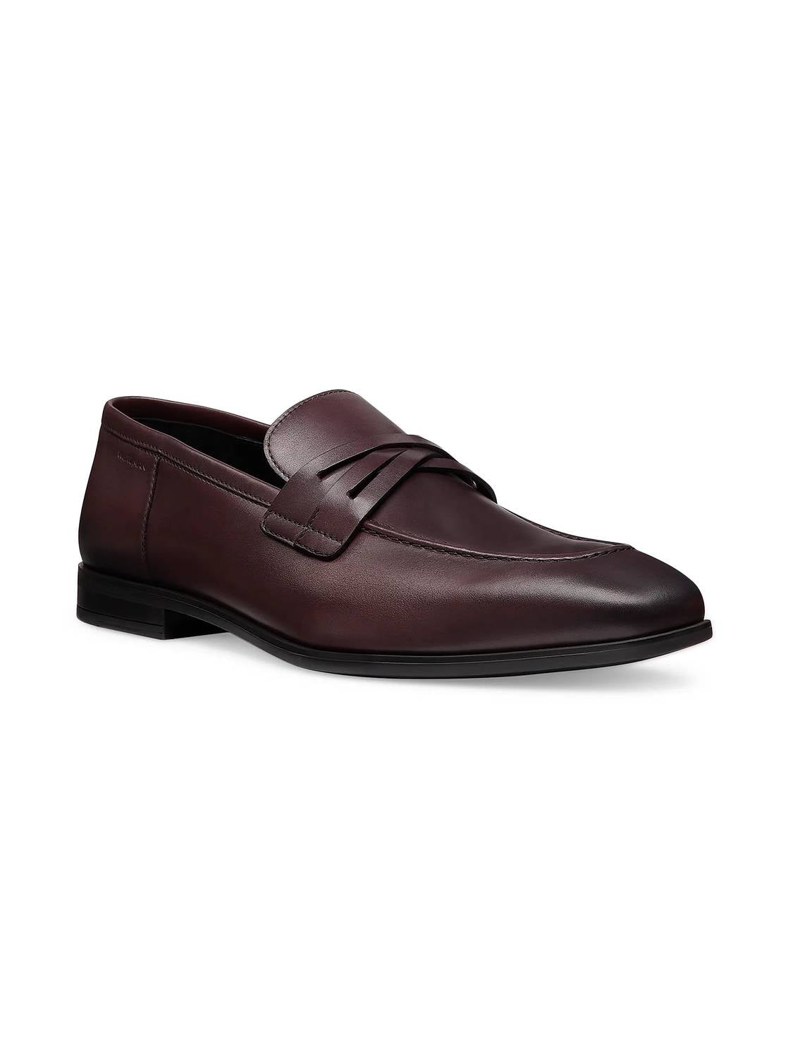 STUART WEITZMAN Men's Simon Criss Cross Loafer in bordo - men's loafer - detail view