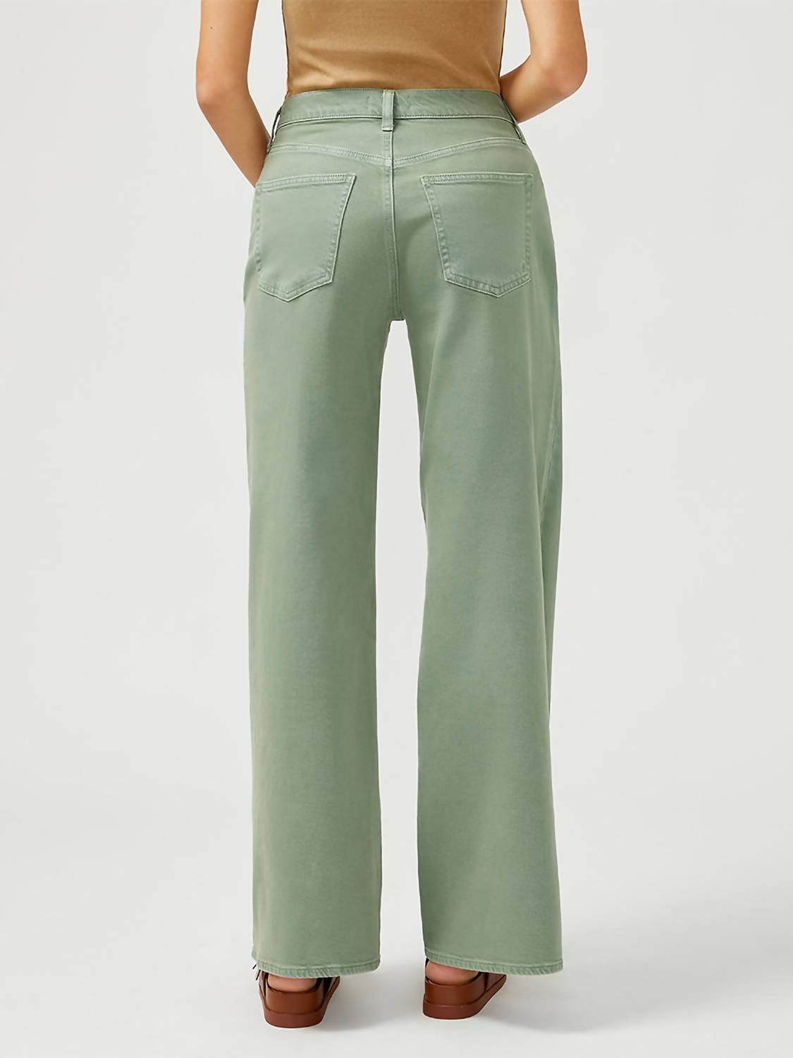Silver Jeans Co - Highly Desirable Ultra Wide Leg Jean