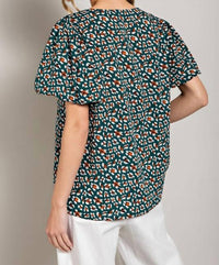 Ee:Some - V Neck Print Short Sleeve Top