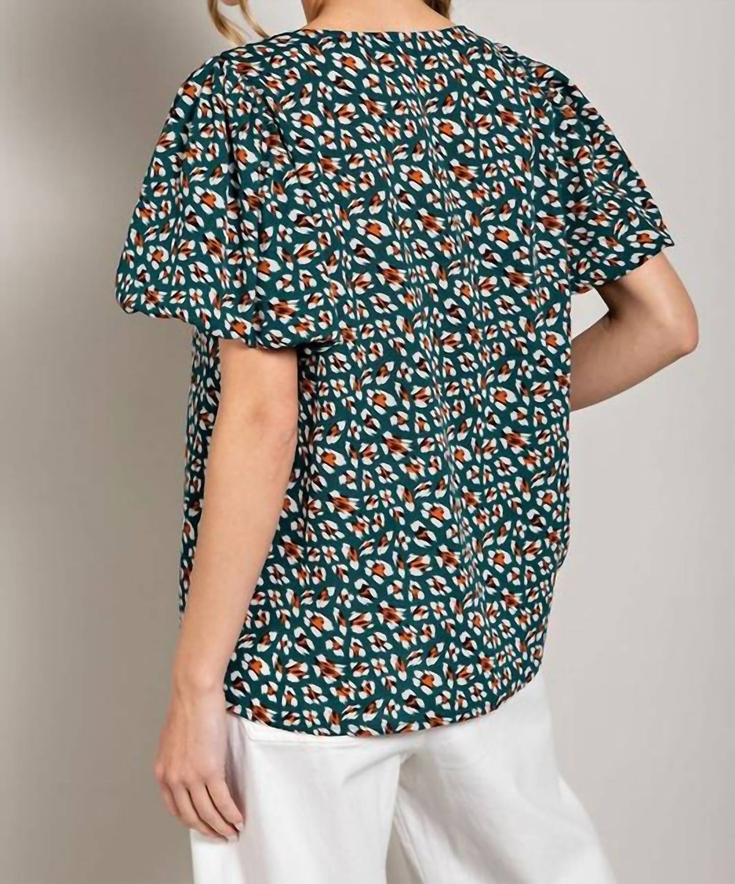 Ee:Some - V Neck Print Short Sleeve Top