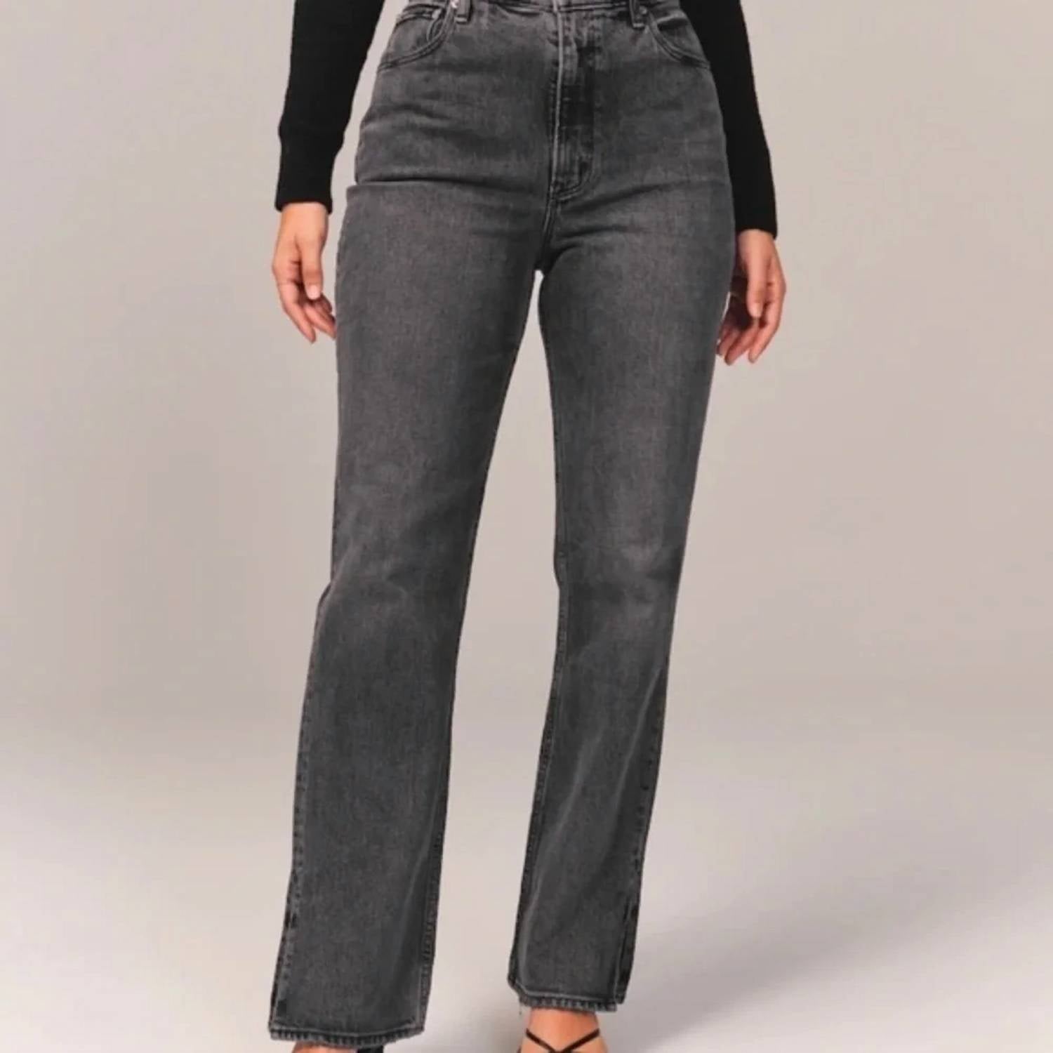 Abercrombie & Fitch - 90s Curve Love Ultra High Rise Straight Jeans