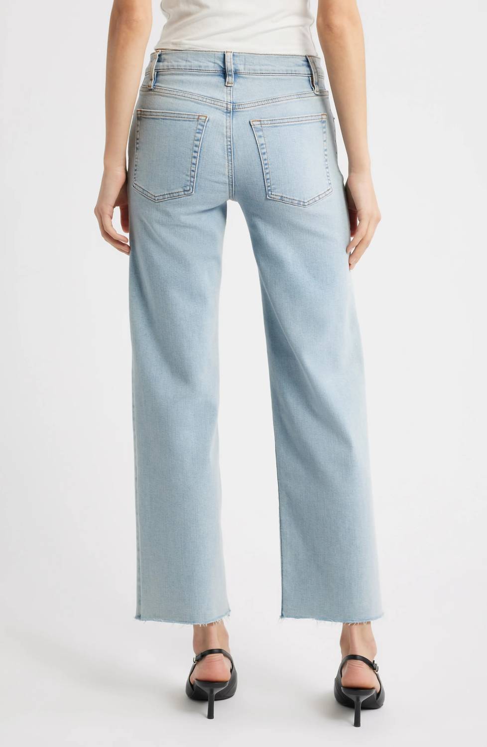 Frame - Mellow Frayed Ankle Straight Leg Jeans