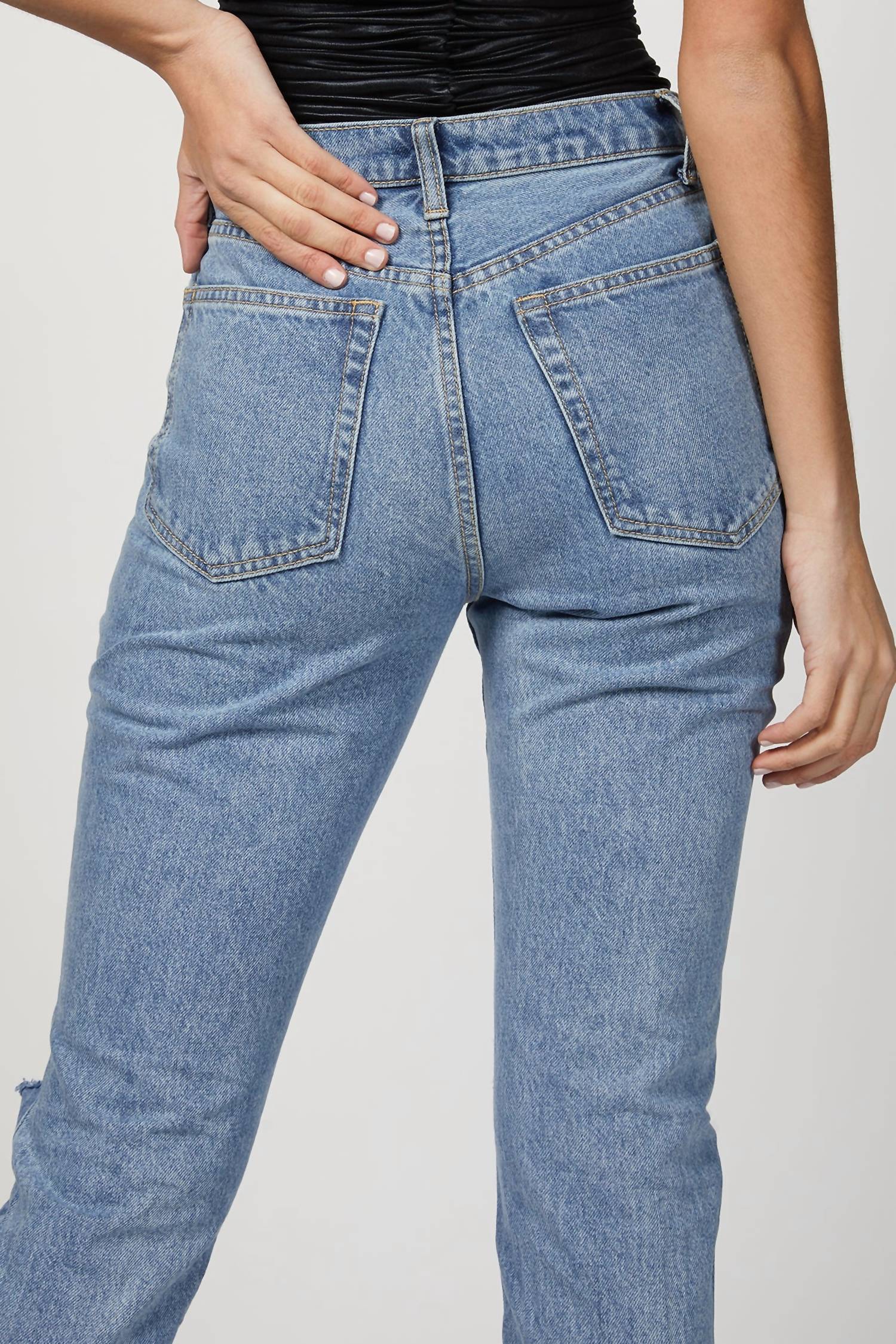 THE DISTRESSED DANIELLE JEAN