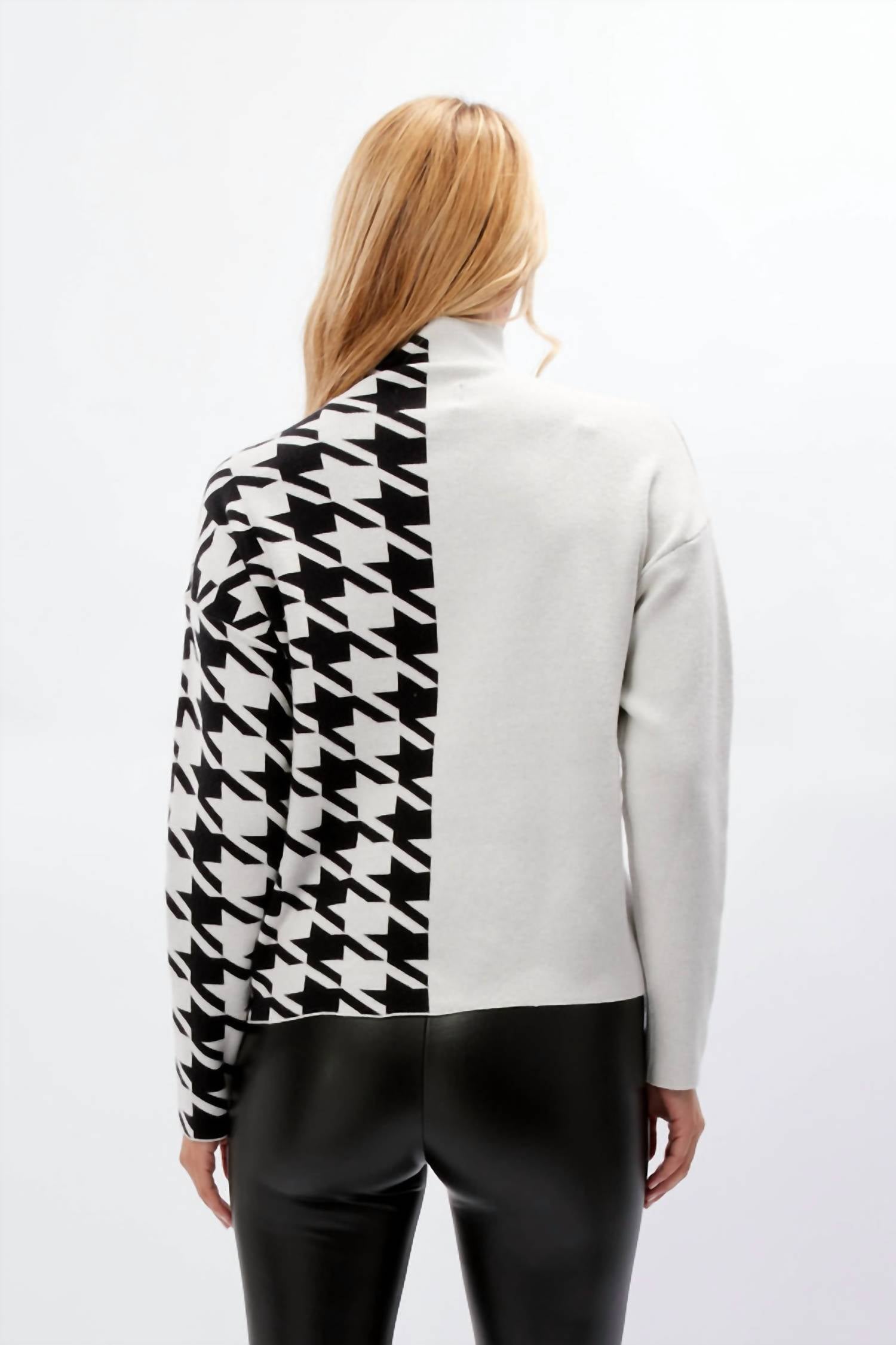 Frank Lyman - Houndstooth Print Sweater
