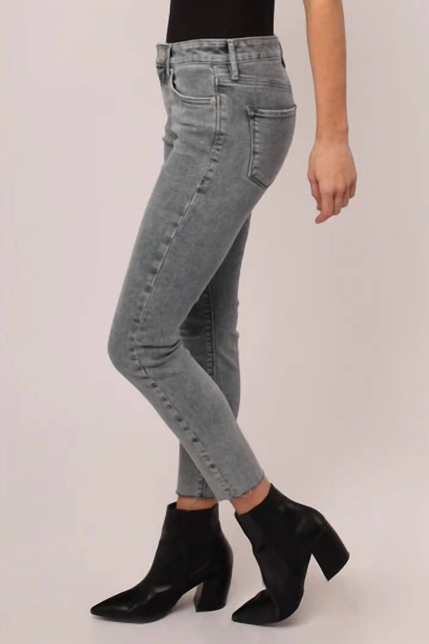 Gisele Classic Mid Rise Skinny Jean