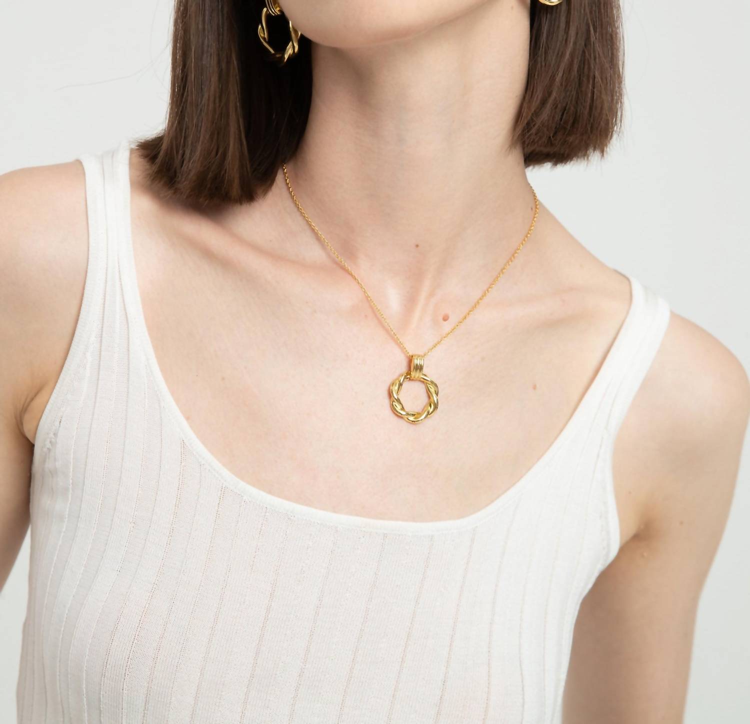 Classicharms - Women's Twisted Hoop Pendant Necklace