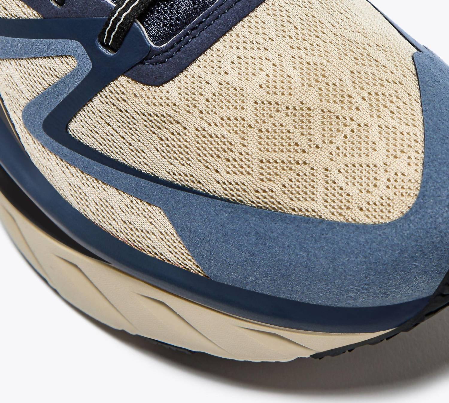 Diadora - Men’s Atomo V7000 Sneakers
