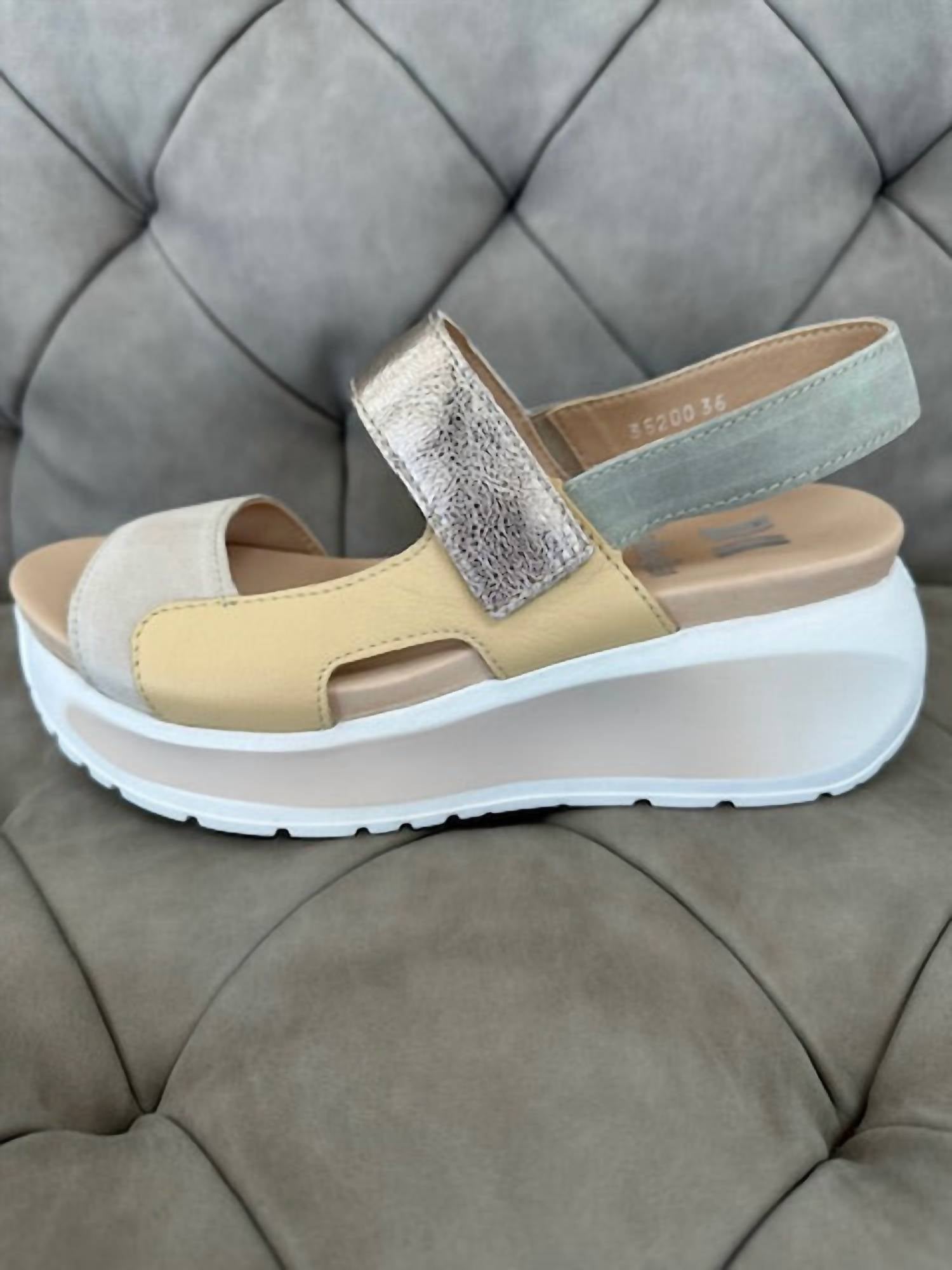 Callaghan - Women's Pesca Shoes