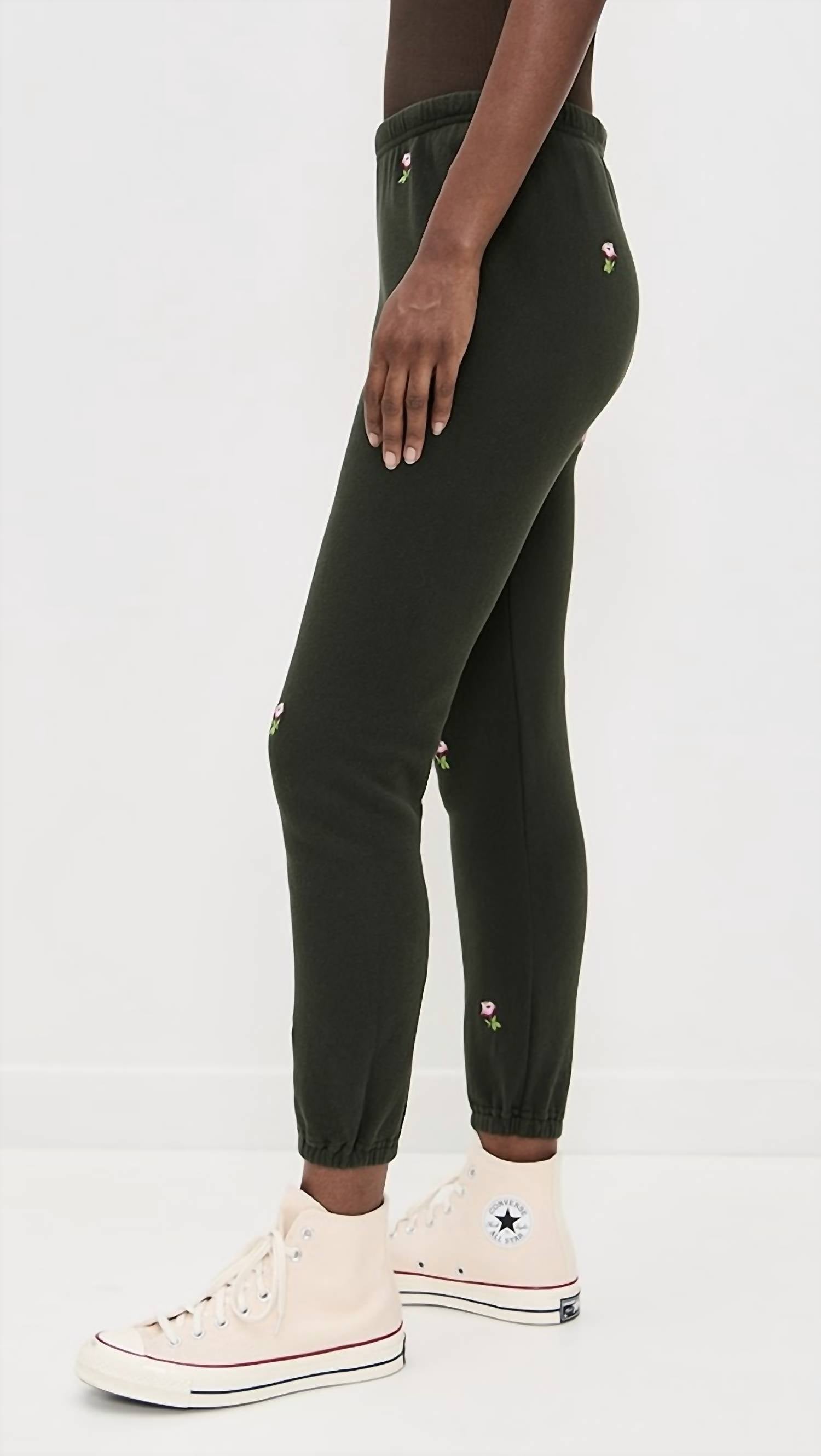 THE GREAT. Stadium Sweatpant in woodland green - women's pants - detail view