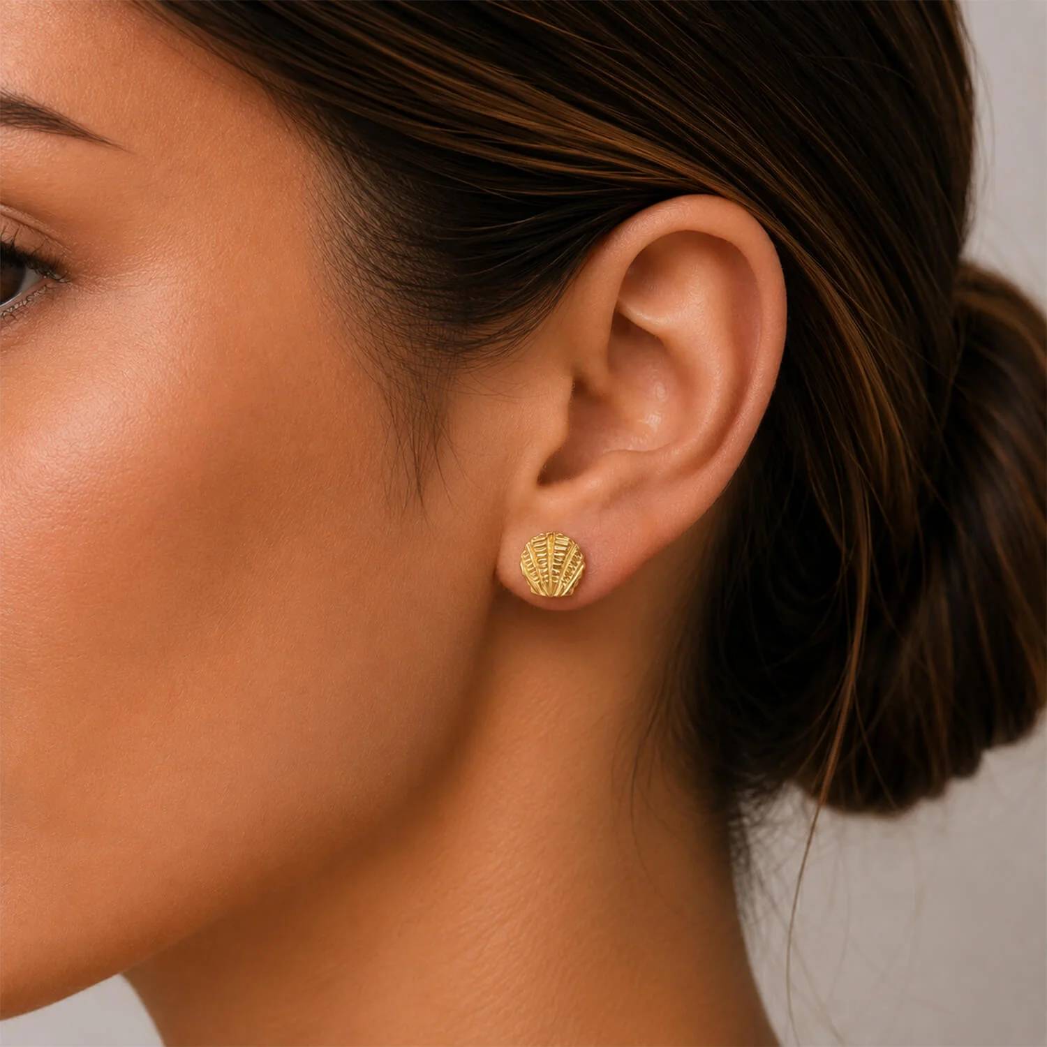 Gold & Honey - Women's Seashell Stud Earrings
