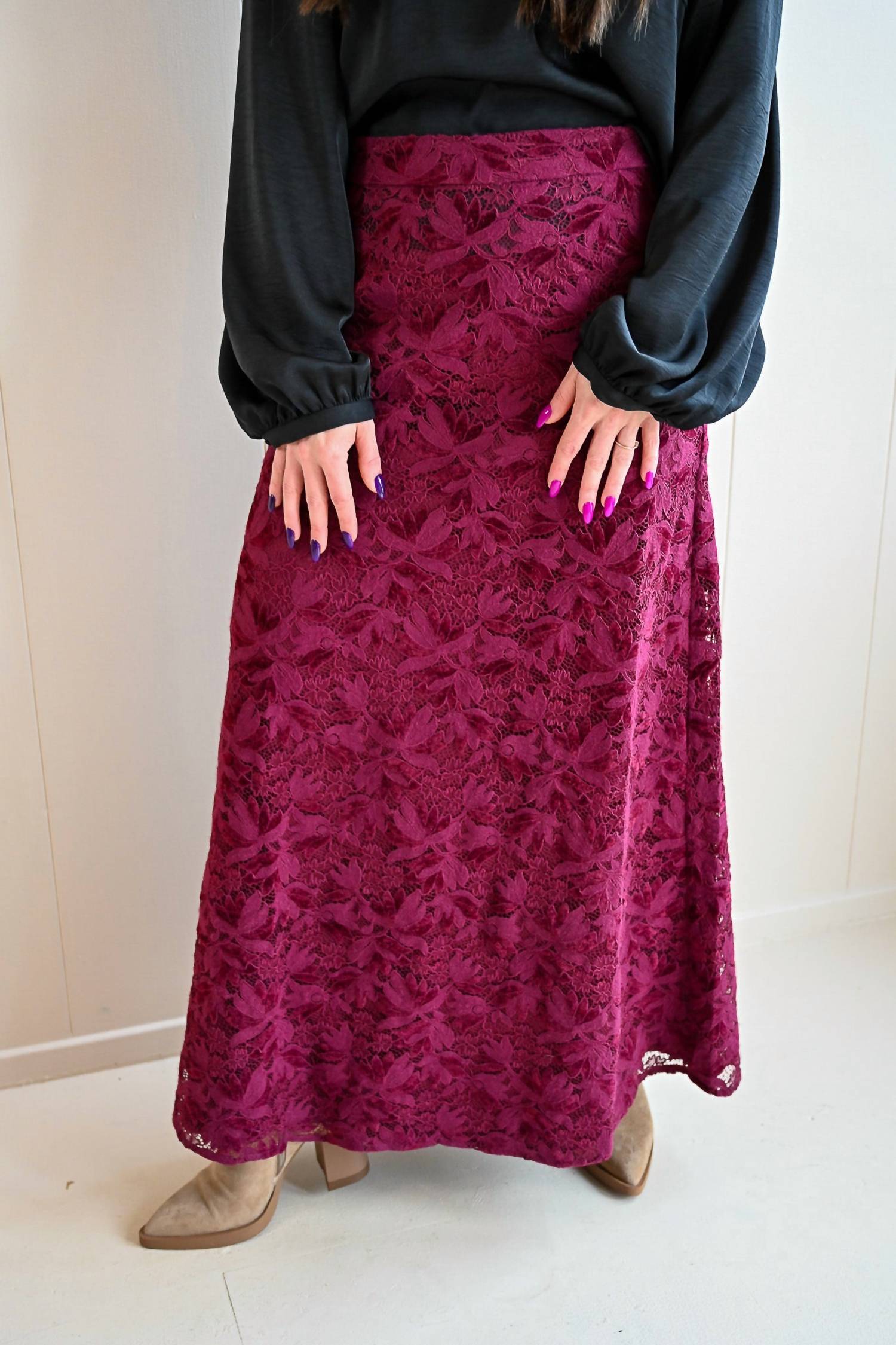 Frnch - Mermaid Avenue Lace Maxi Skirt