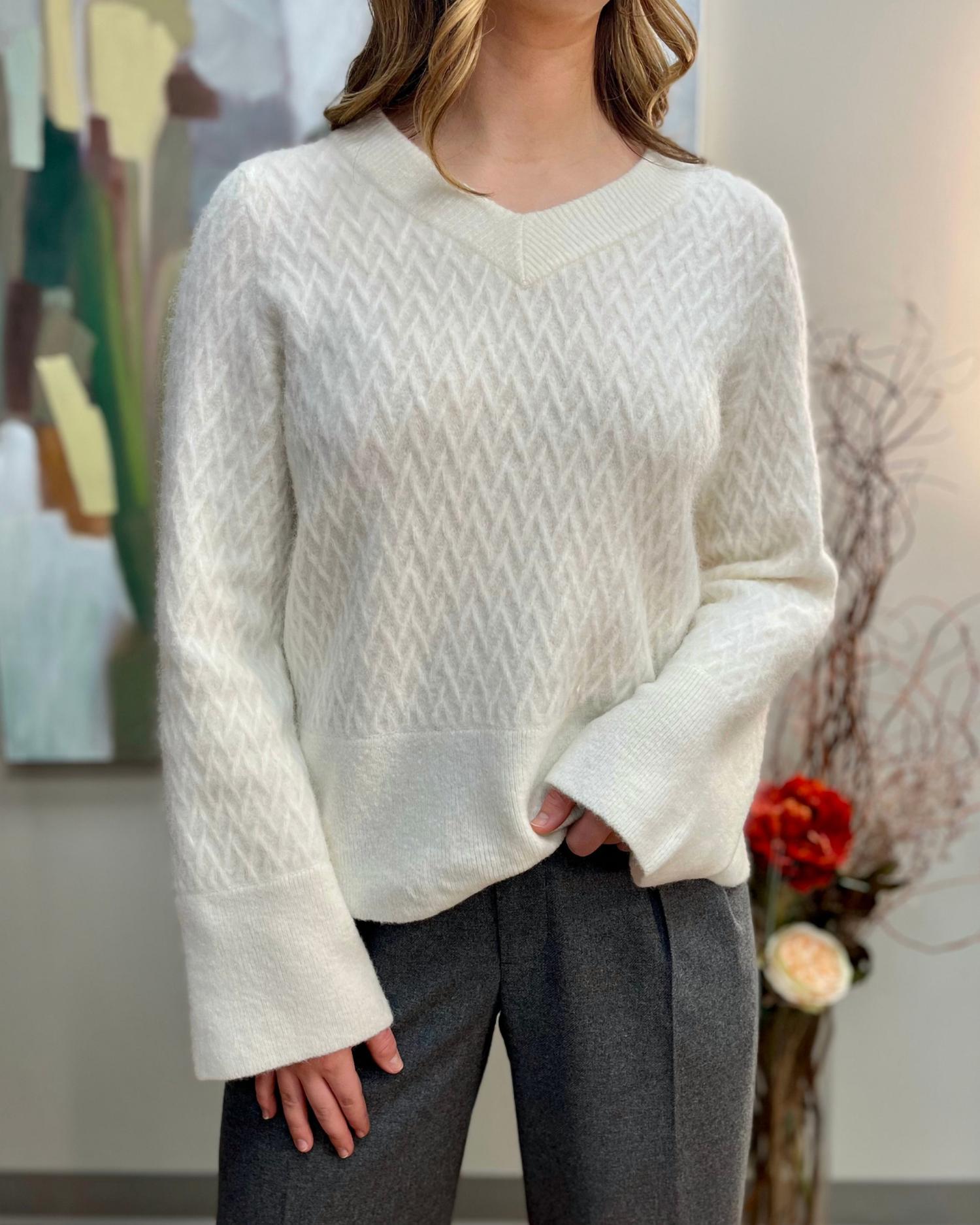 Closed - Long Sleeve V-Neck Pullover