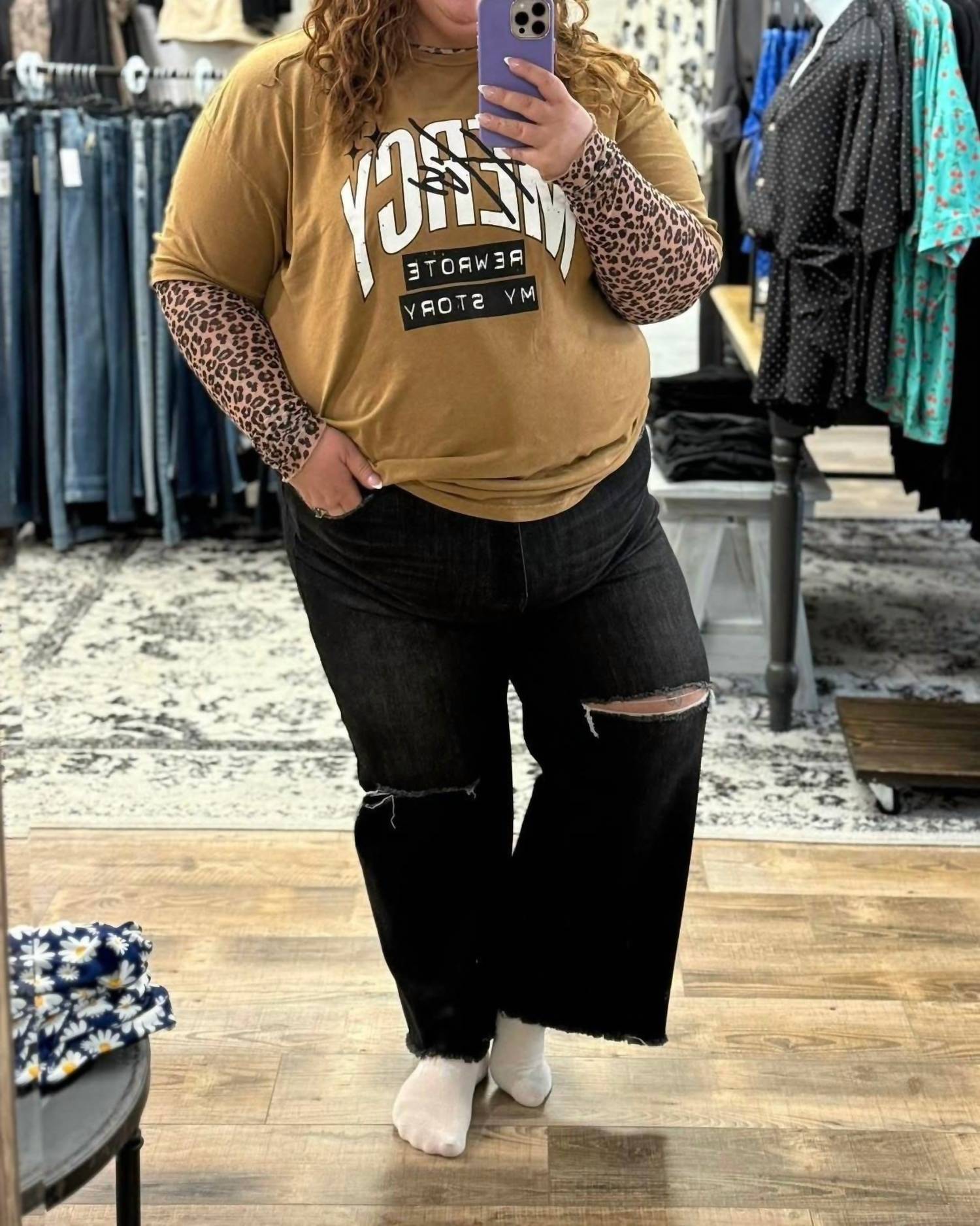 Risen - Wide Leg Frayed Curvy Jeans