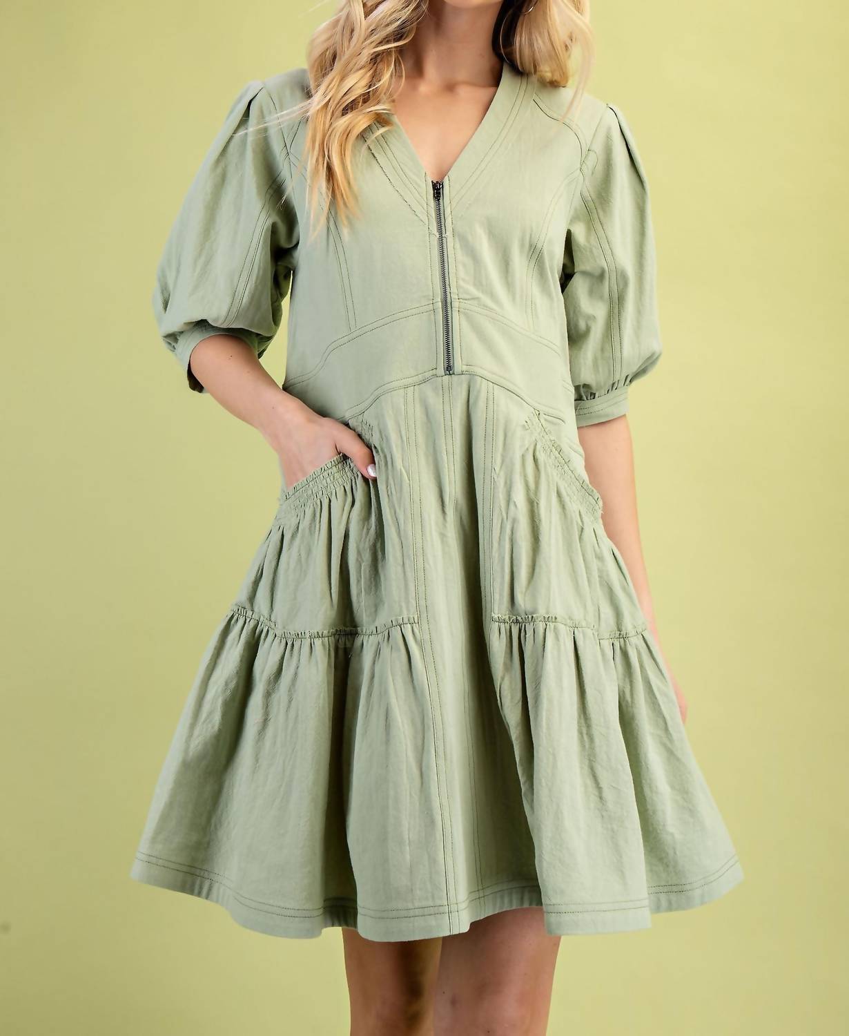 Gigio - Front Zip V-Neck Dress