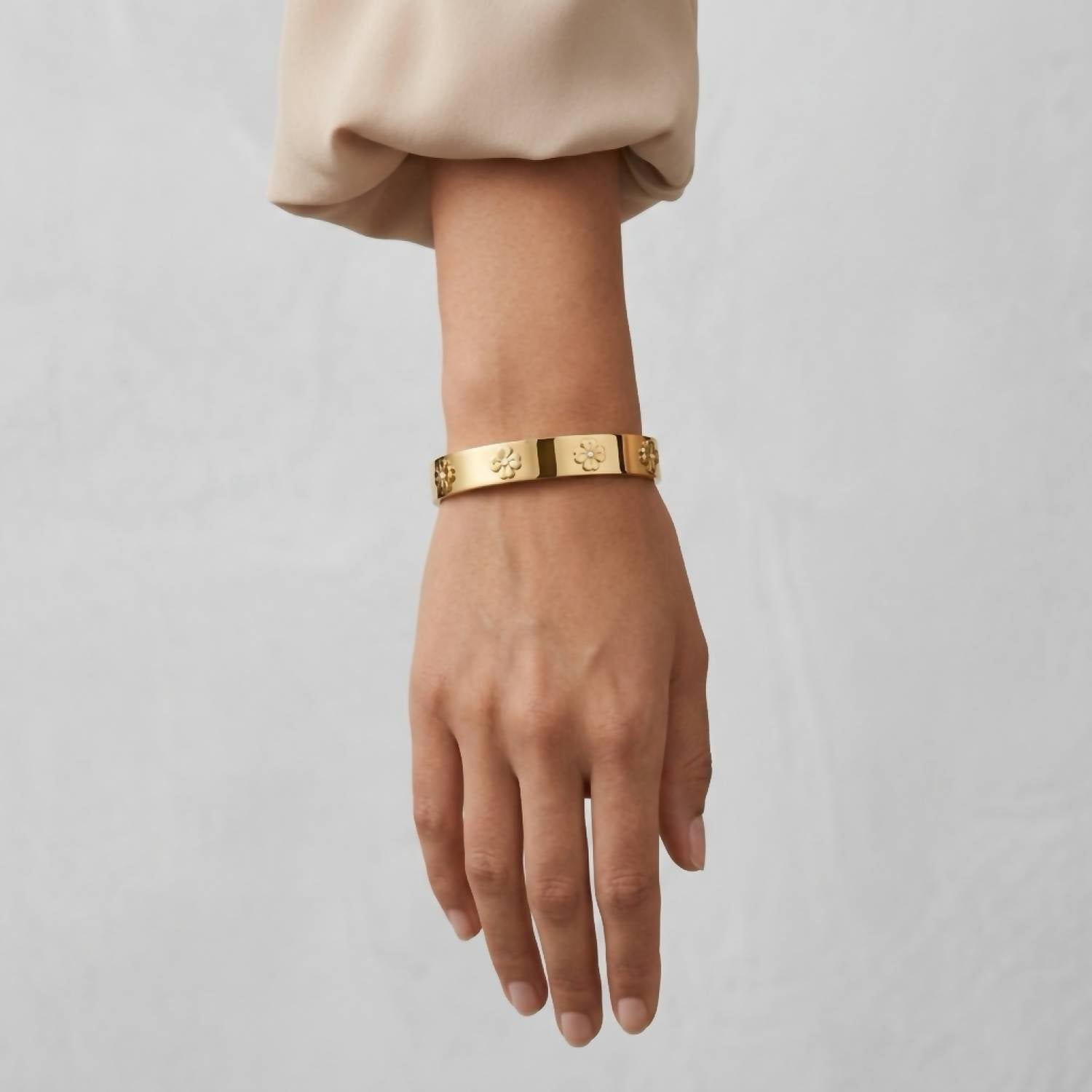 Via Saviene - Clover Bangle Bracelet