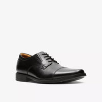 Clarks Men's Tilden Cap Shoes in black - men's shoe