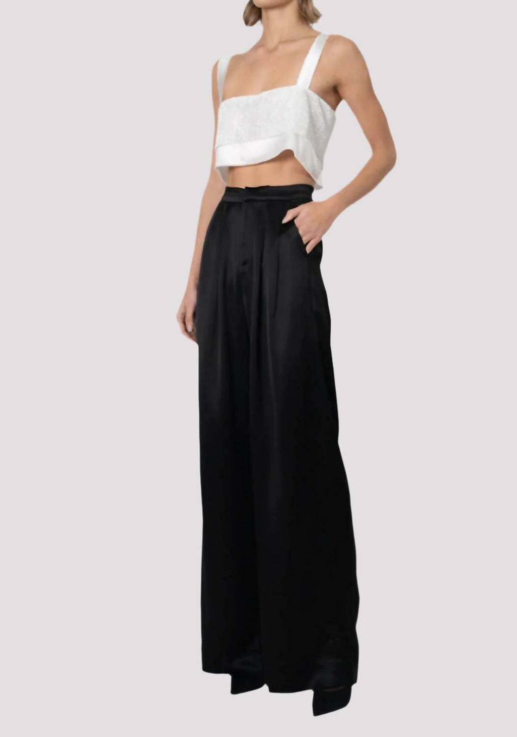 Nonchalant Label - Capri Crop Top