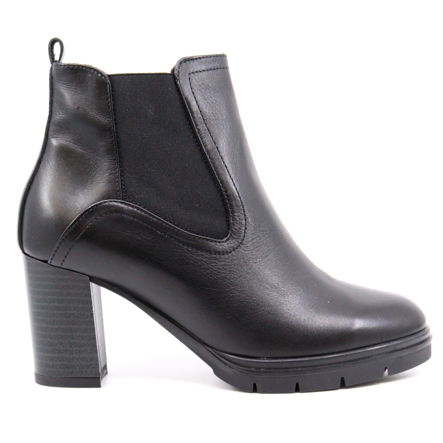 RUBY LEATHER ANKLE BOOTIE