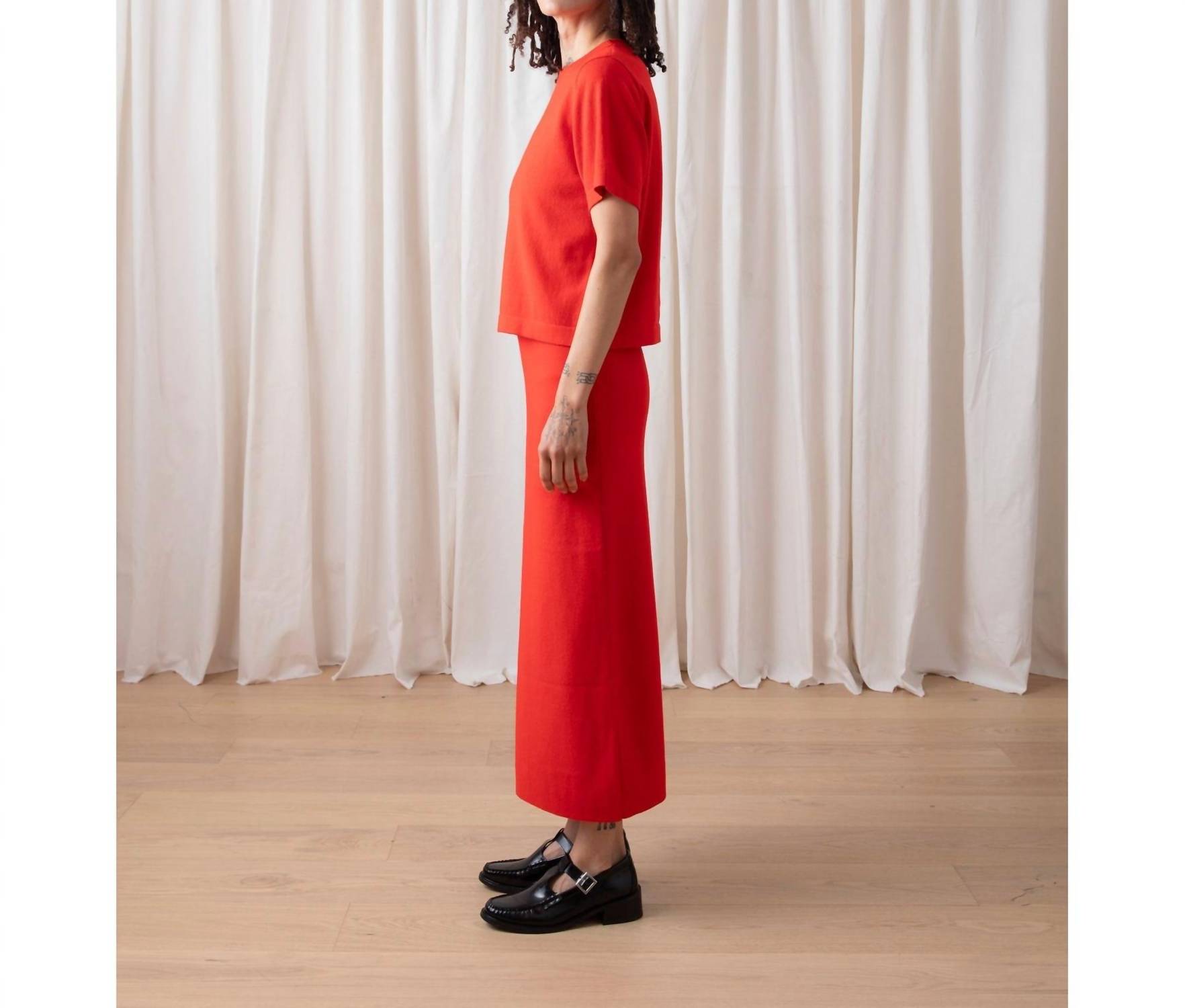 Ali Golden - Knit Boxy And Cropped Silhouette Shirt
