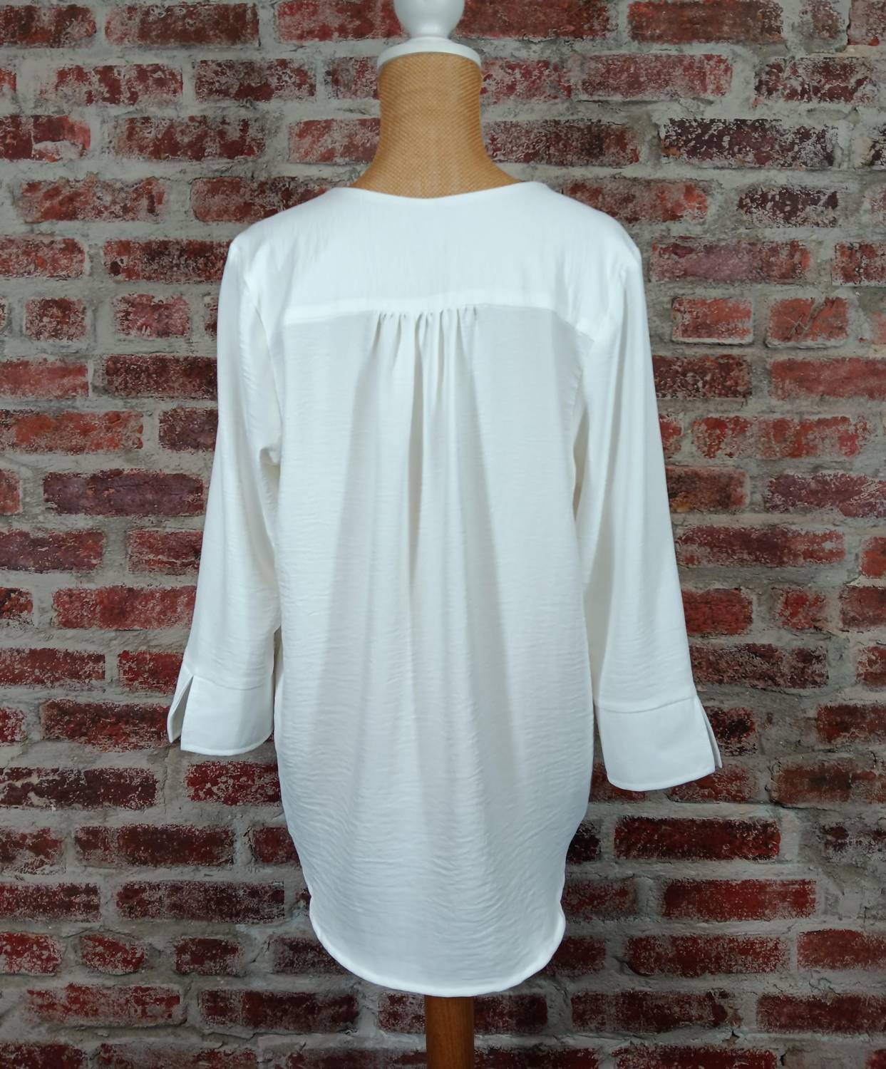 Keren Hart - Women's Long Sleeve V-neck Faux Button Blouse